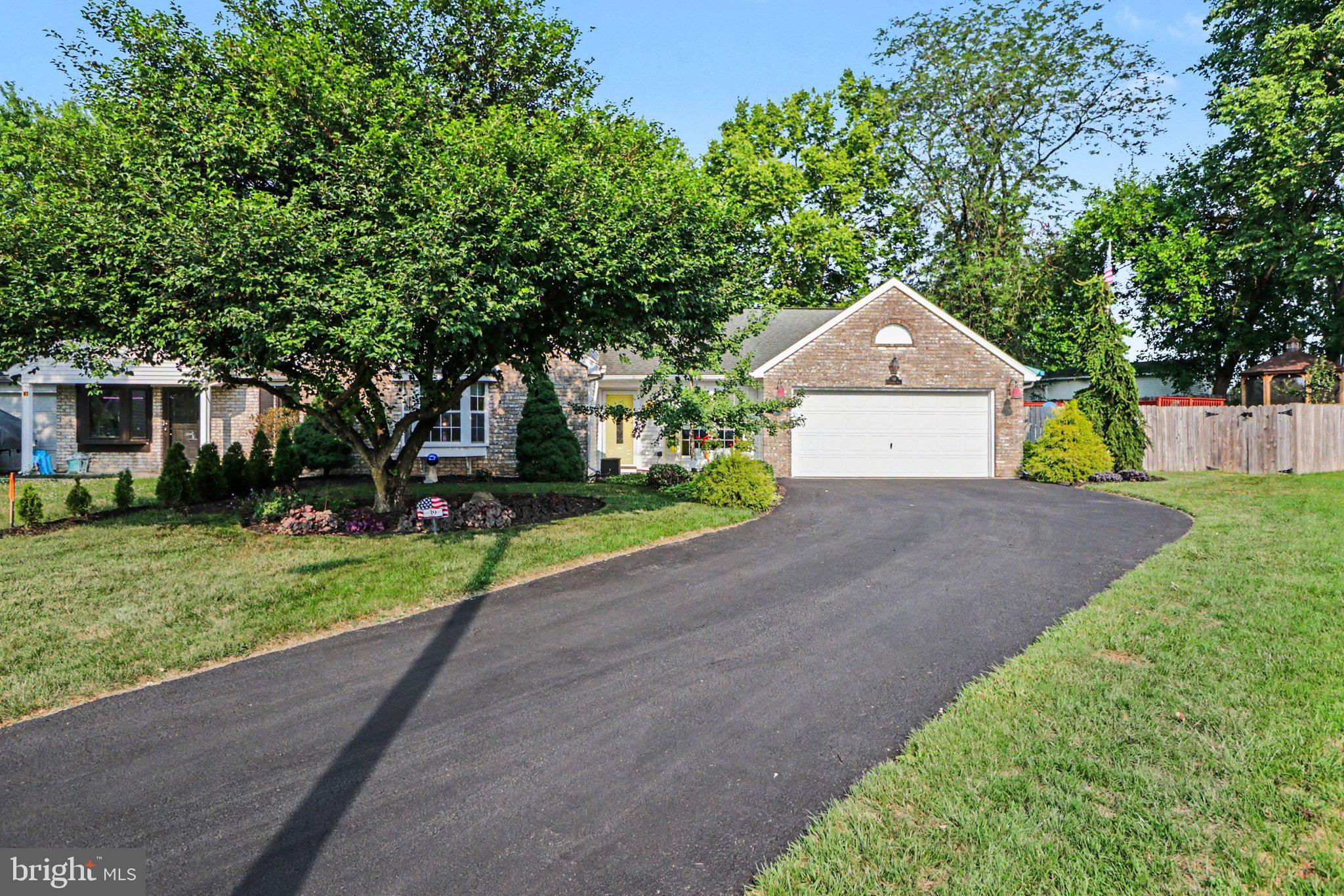 39 GREENSPRING DRIVE
