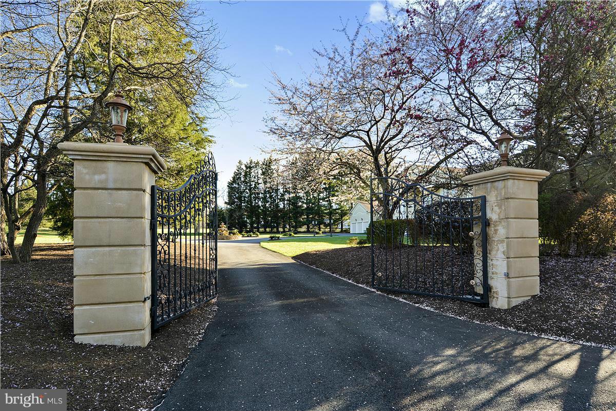 WOODSFIELD - Residential