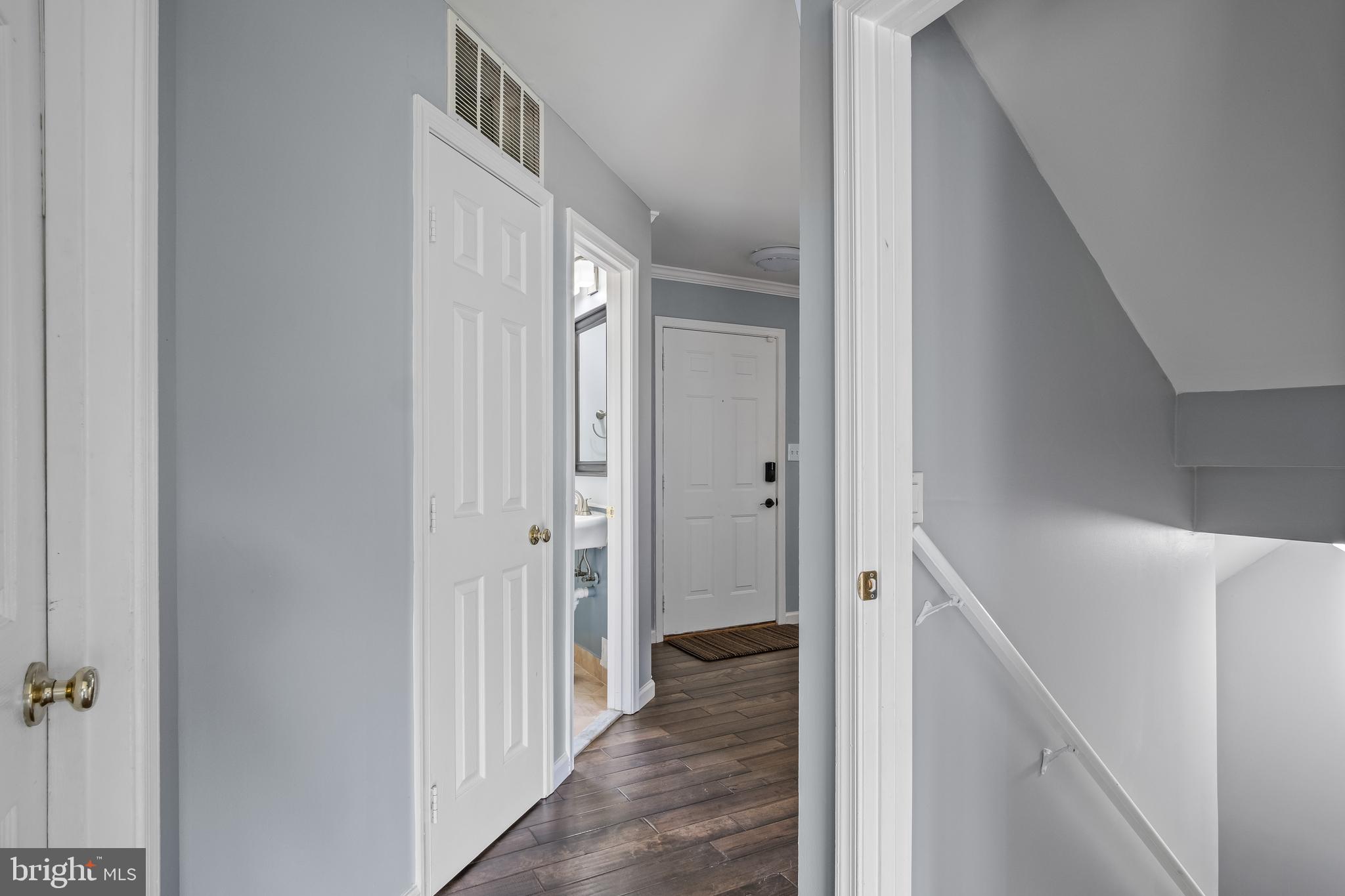 COURTLANDT HEIGHTS - Residential Lease