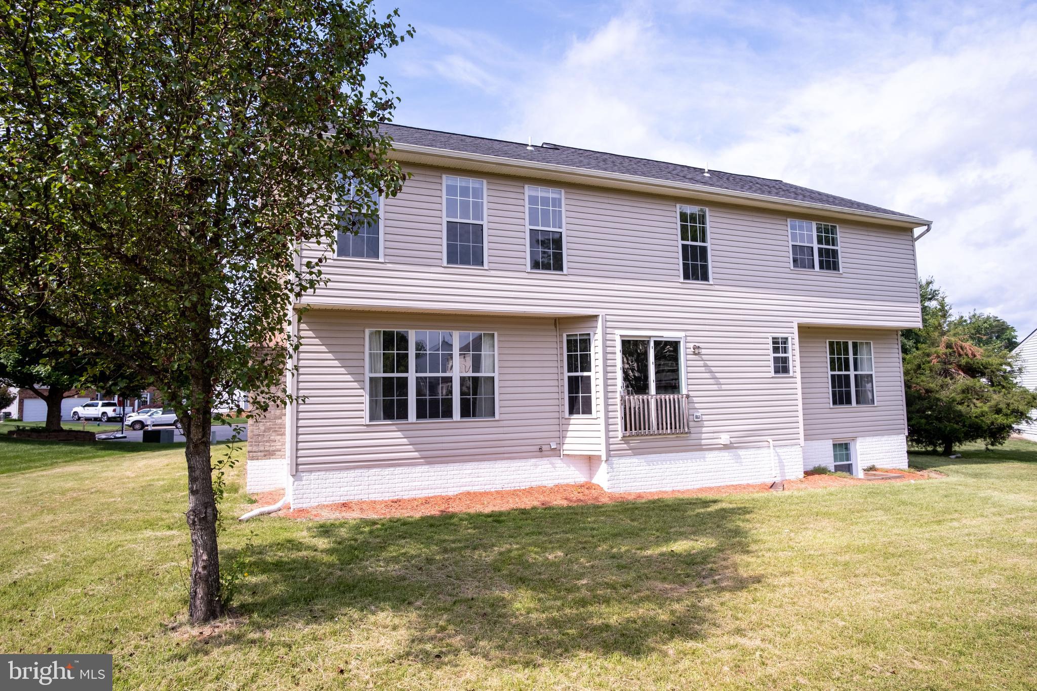 COURTLANDT HEIGHTS - Residential Lease