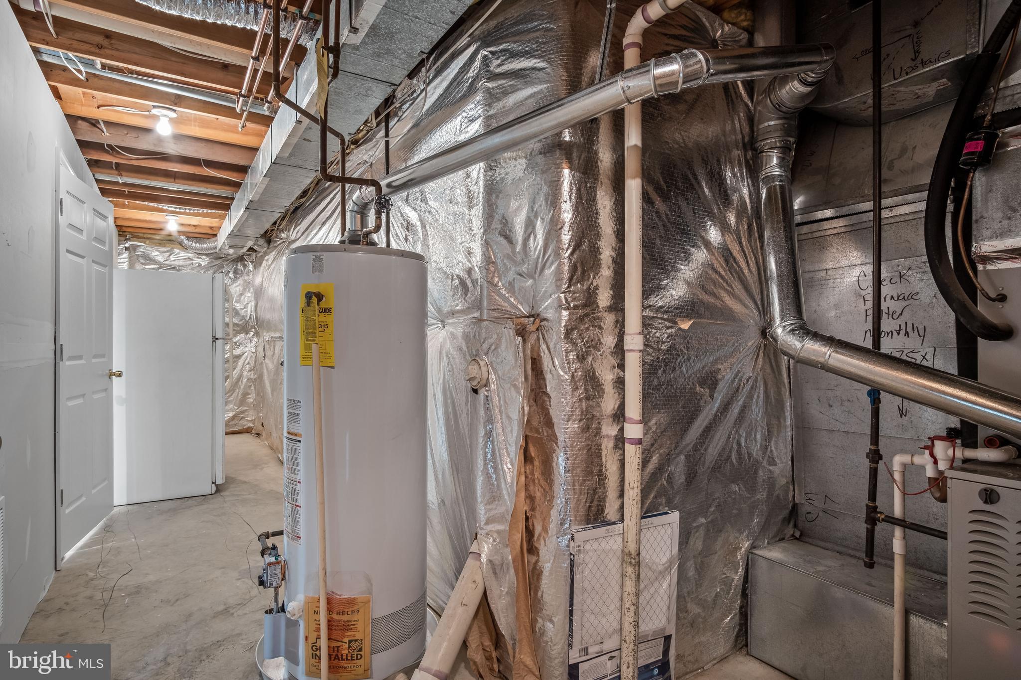 COURTLANDT HEIGHTS - Residential Lease