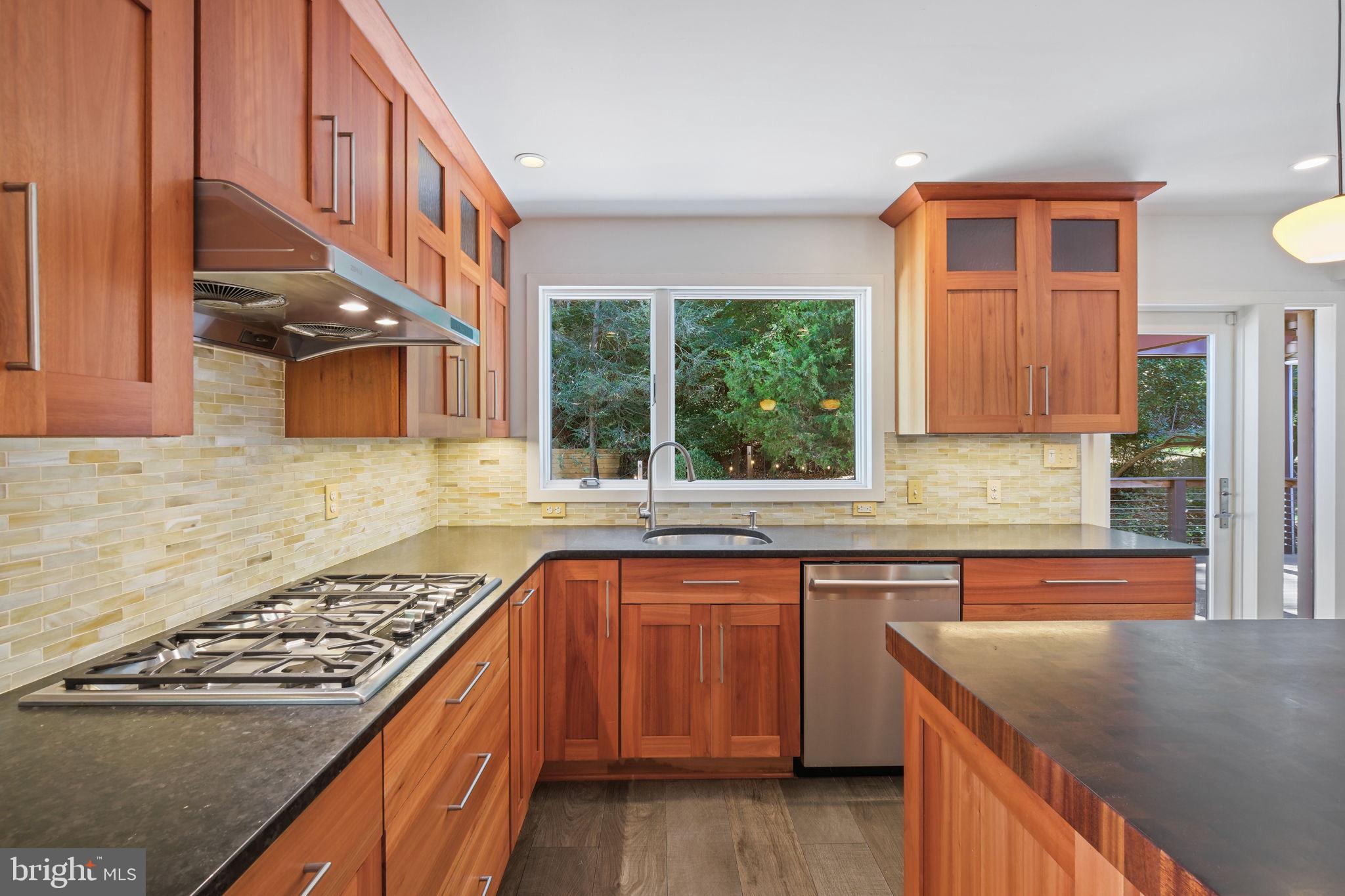 FAIRWAY HILLS - Residential