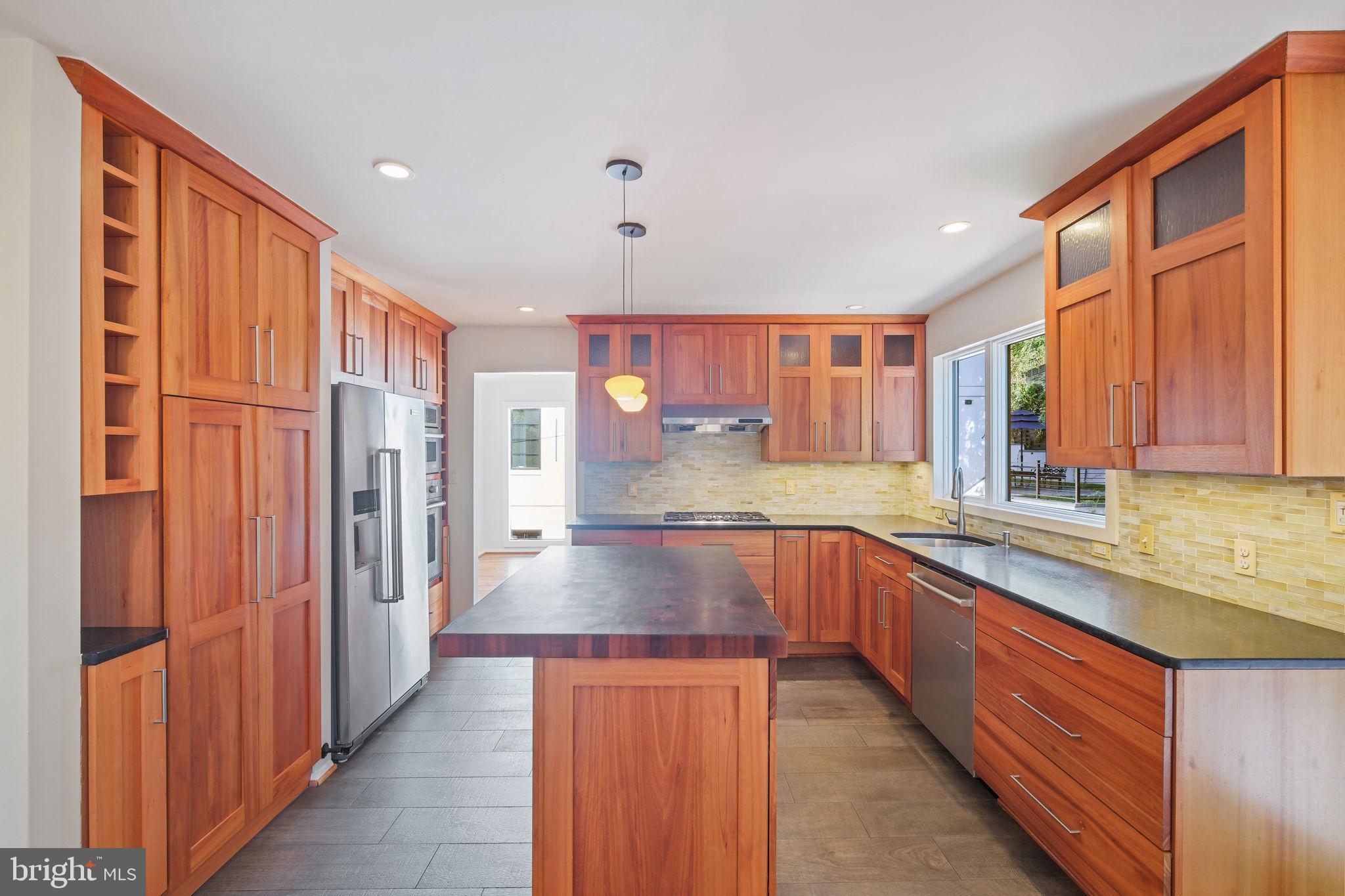 FAIRWAY HILLS - Residential