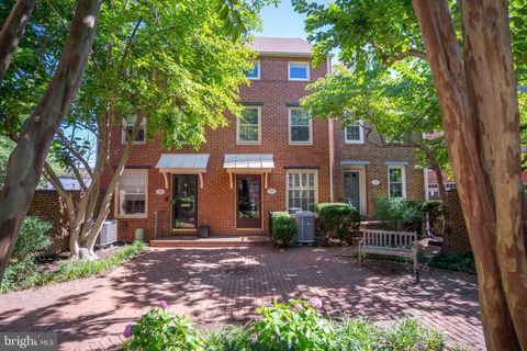 Townhouse For Sale - 519 S St Asaph Street<br/> ALEXANDRIA, VA 22314