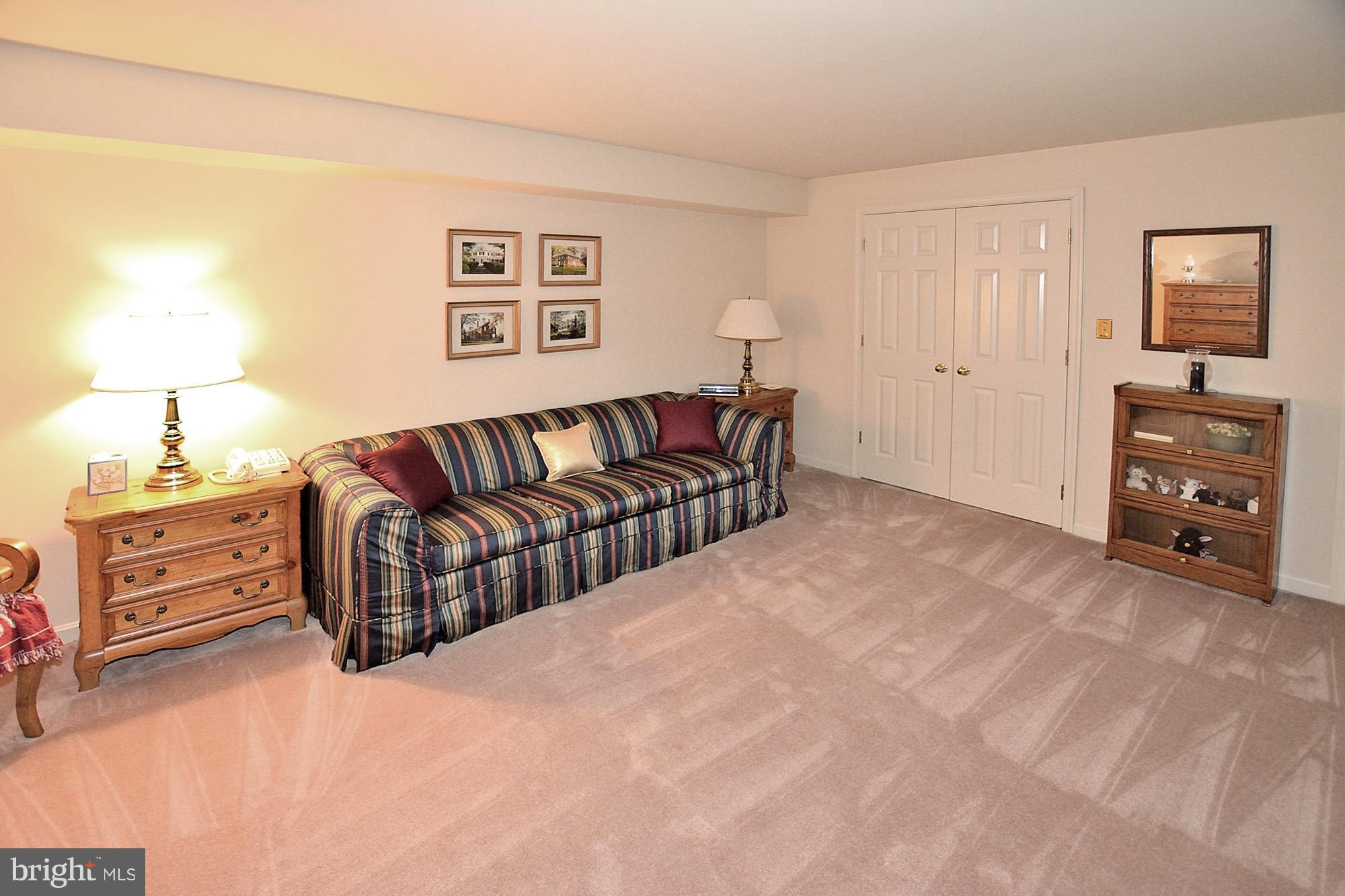 ASHBURN FARM - Residential