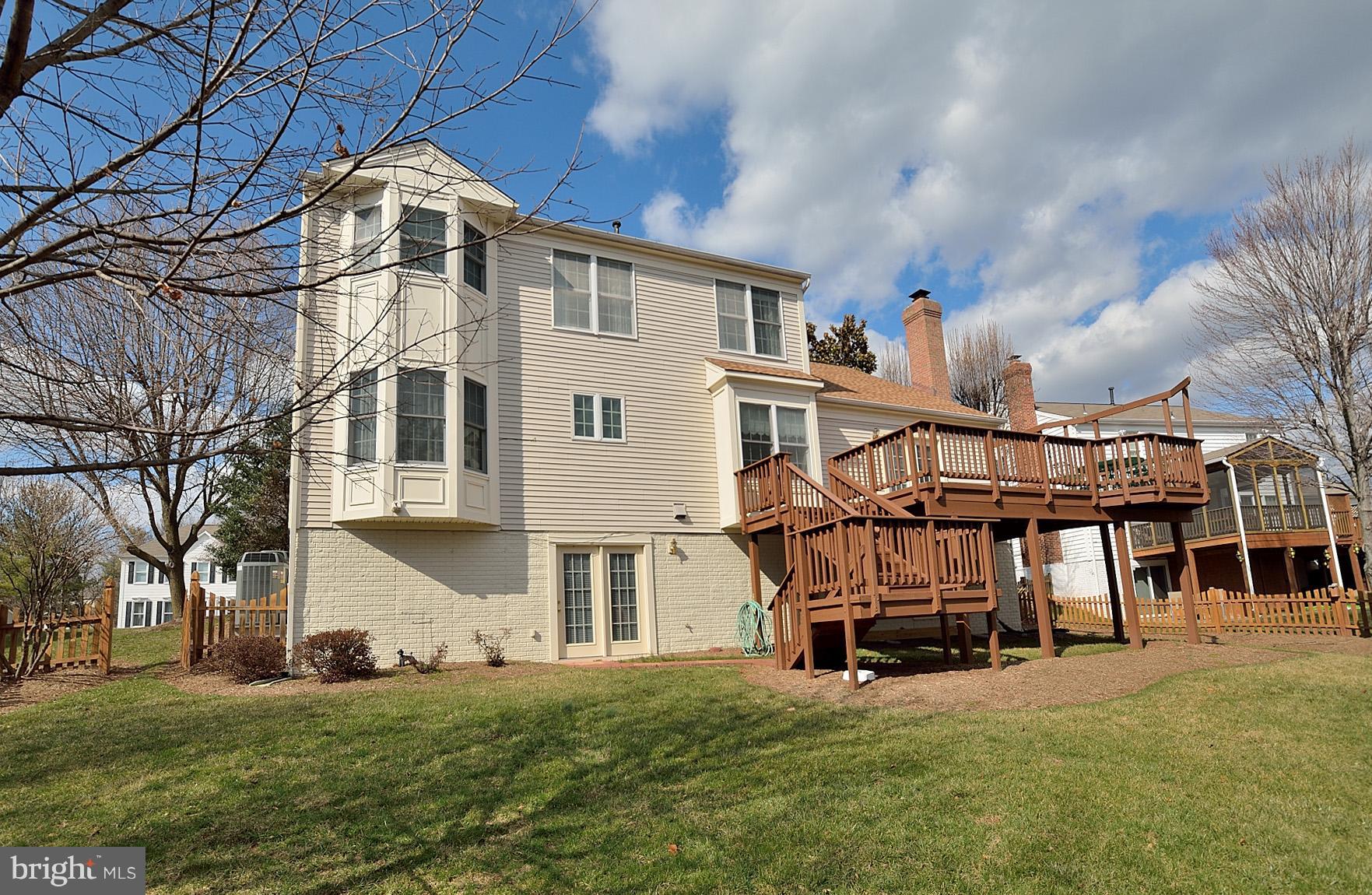 ASHBURN FARM - Residential