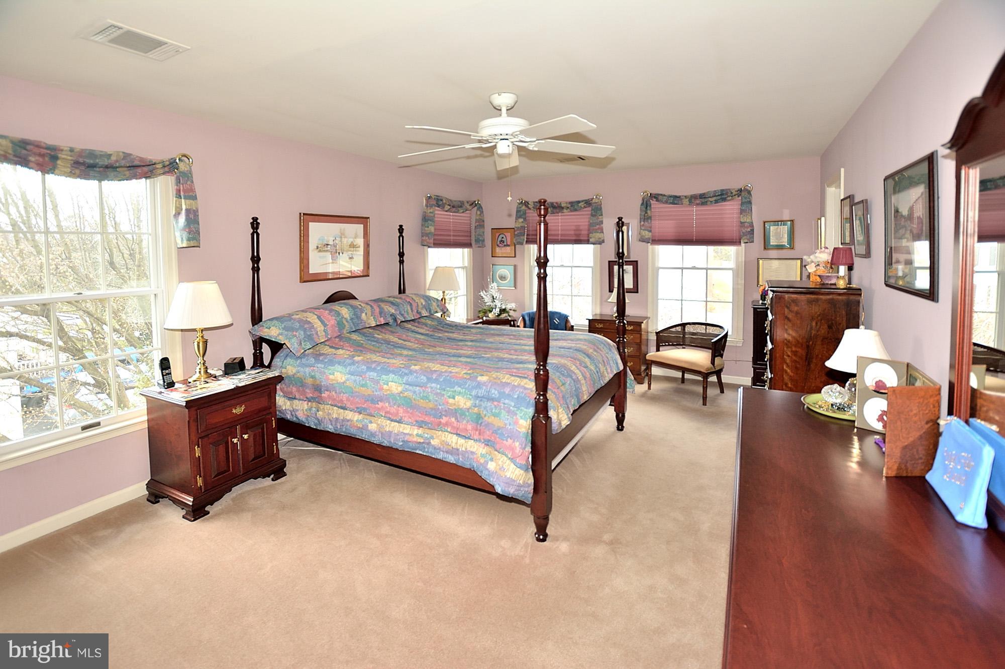 ASHBURN FARM - Residential