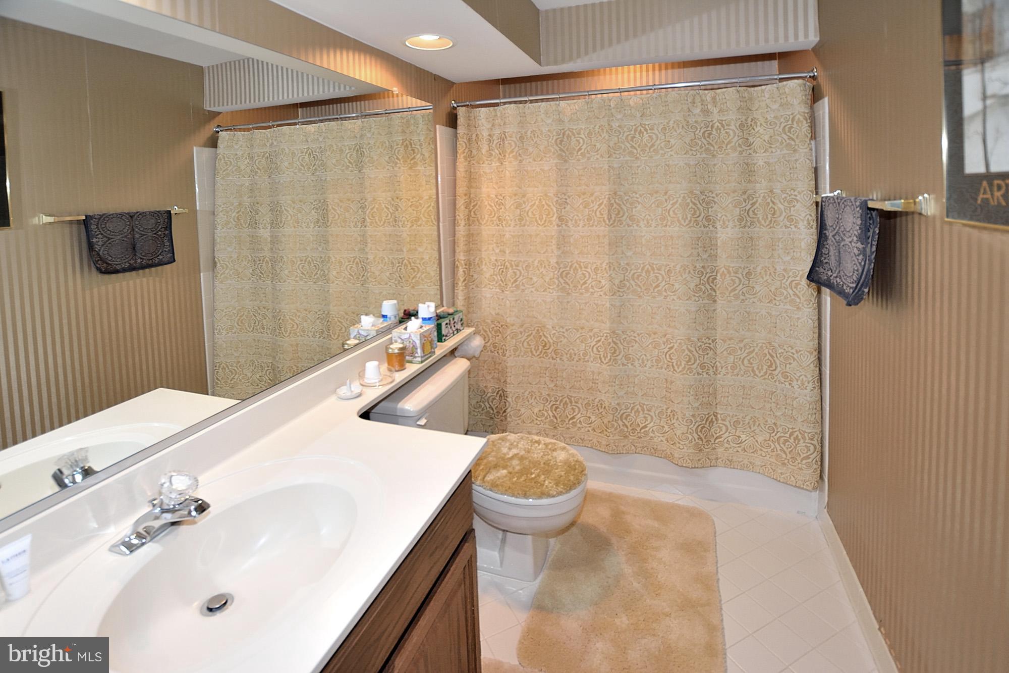 ASHBURN FARM - Residential