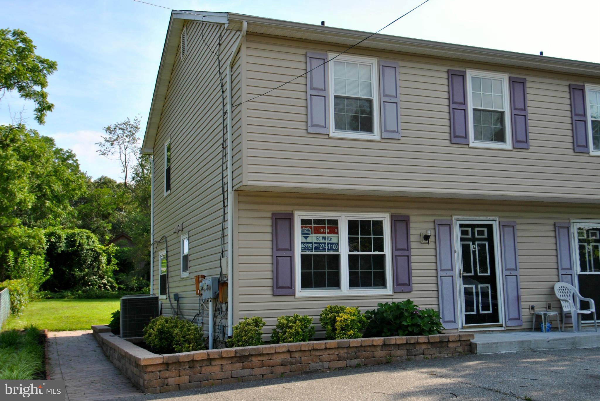 LEASE WAITING FOR SIGNATURES - Unit shows well. Large back yard. Off street parking. No more than three cars. No more than five people allowed to live in unit. No Pets. Call CSS for appointments.