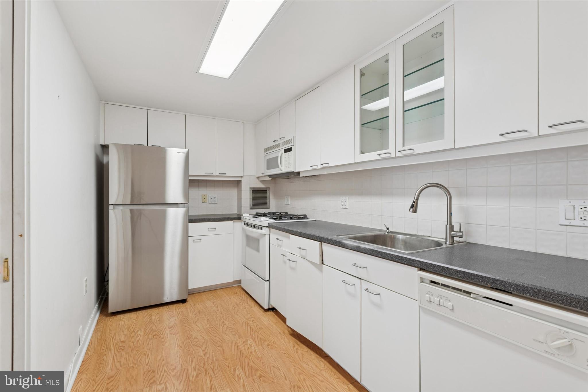 100 WEST AVENUE 226-S