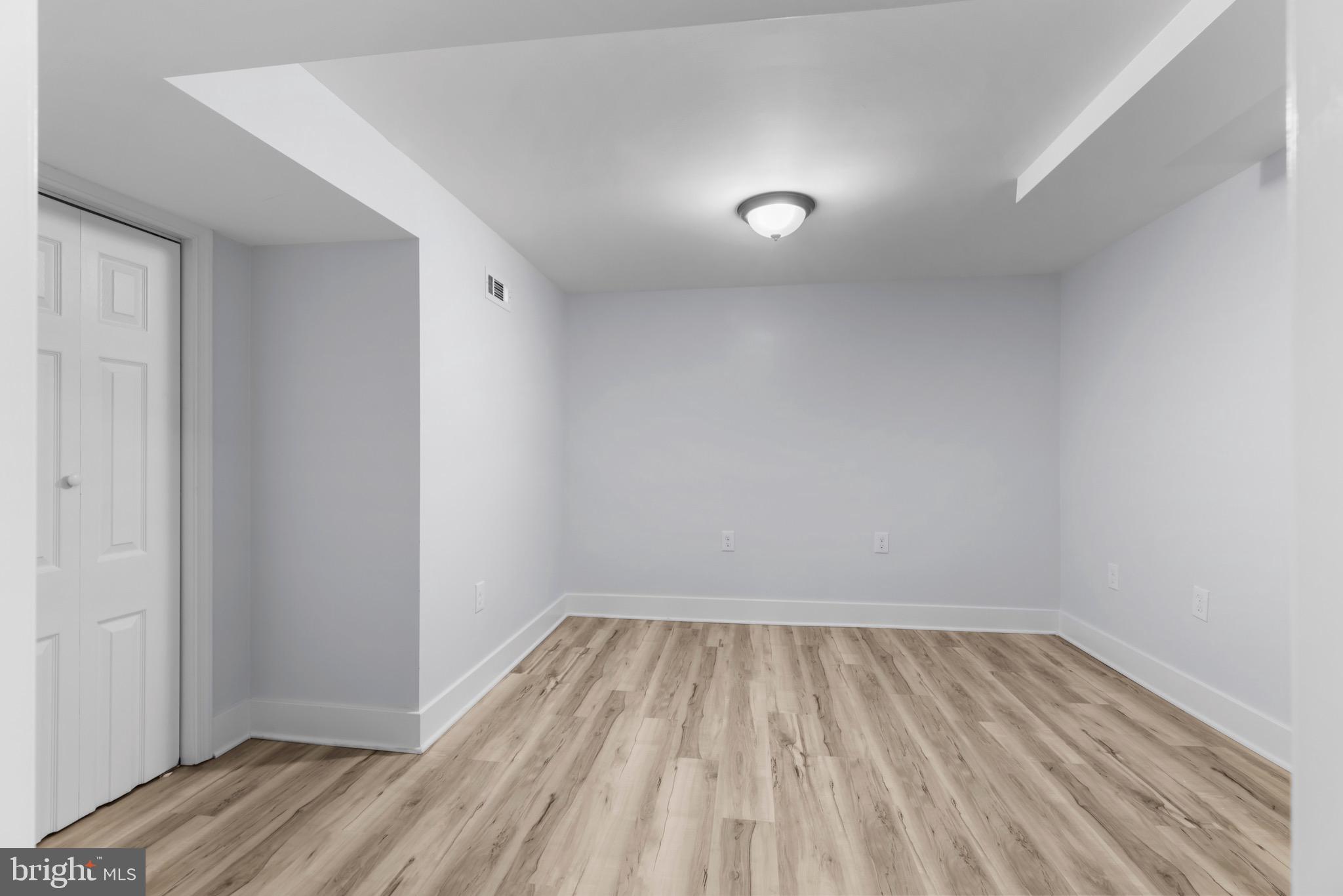 PERRING LOCH - Residential