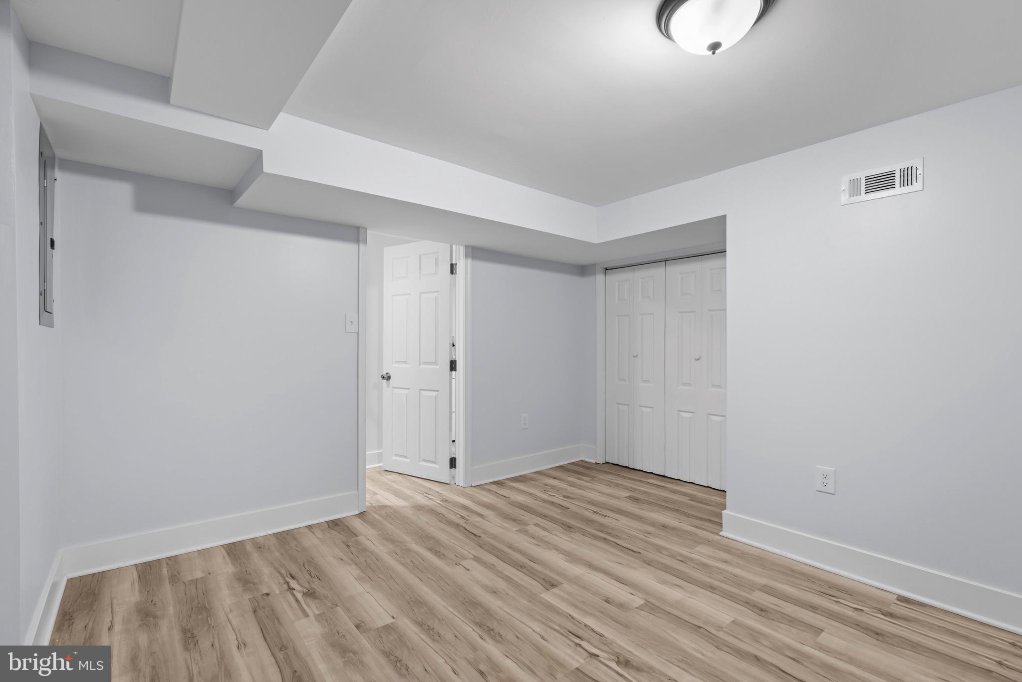 PERRING LOCH - Residential