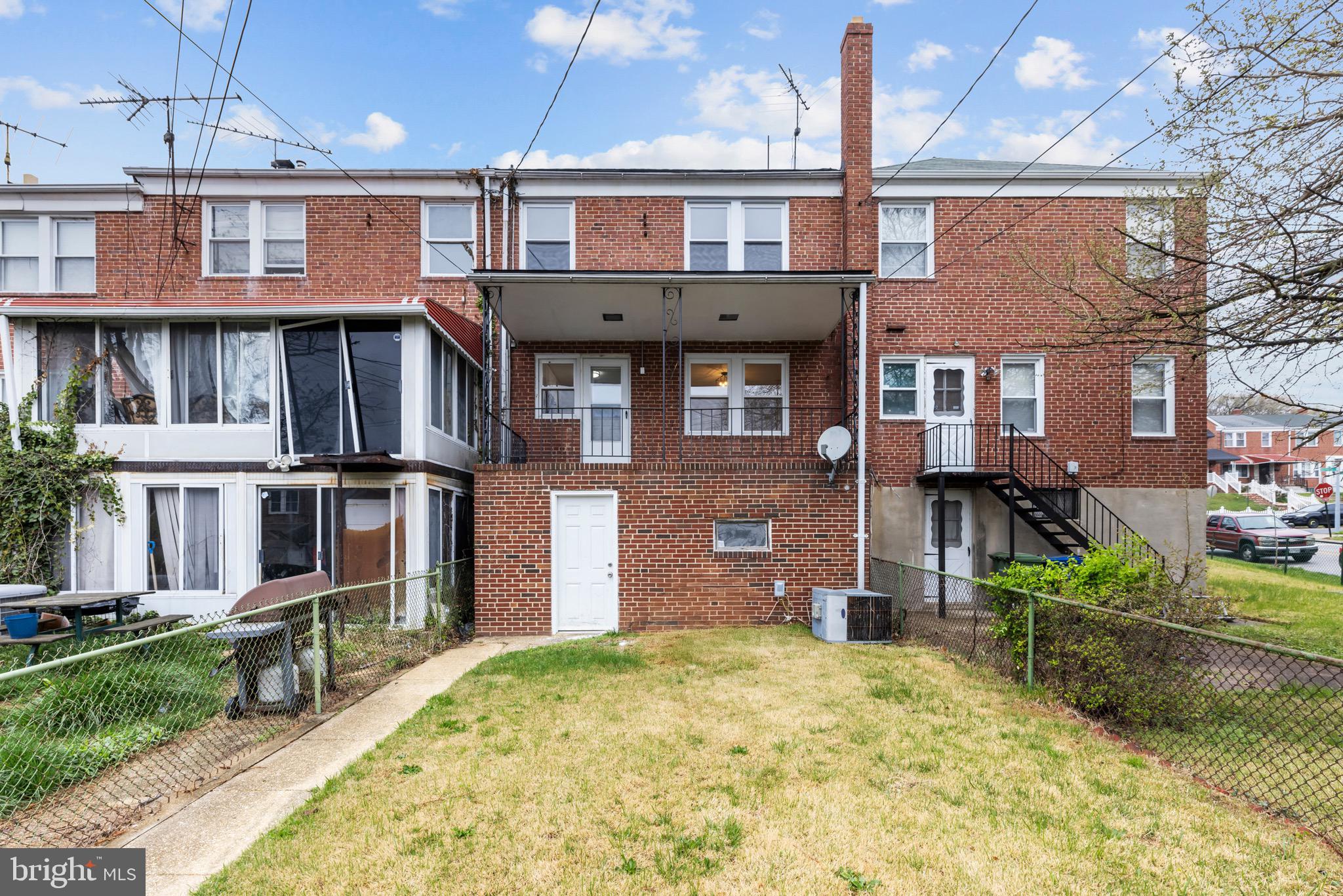 PERRING LOCH - Residential