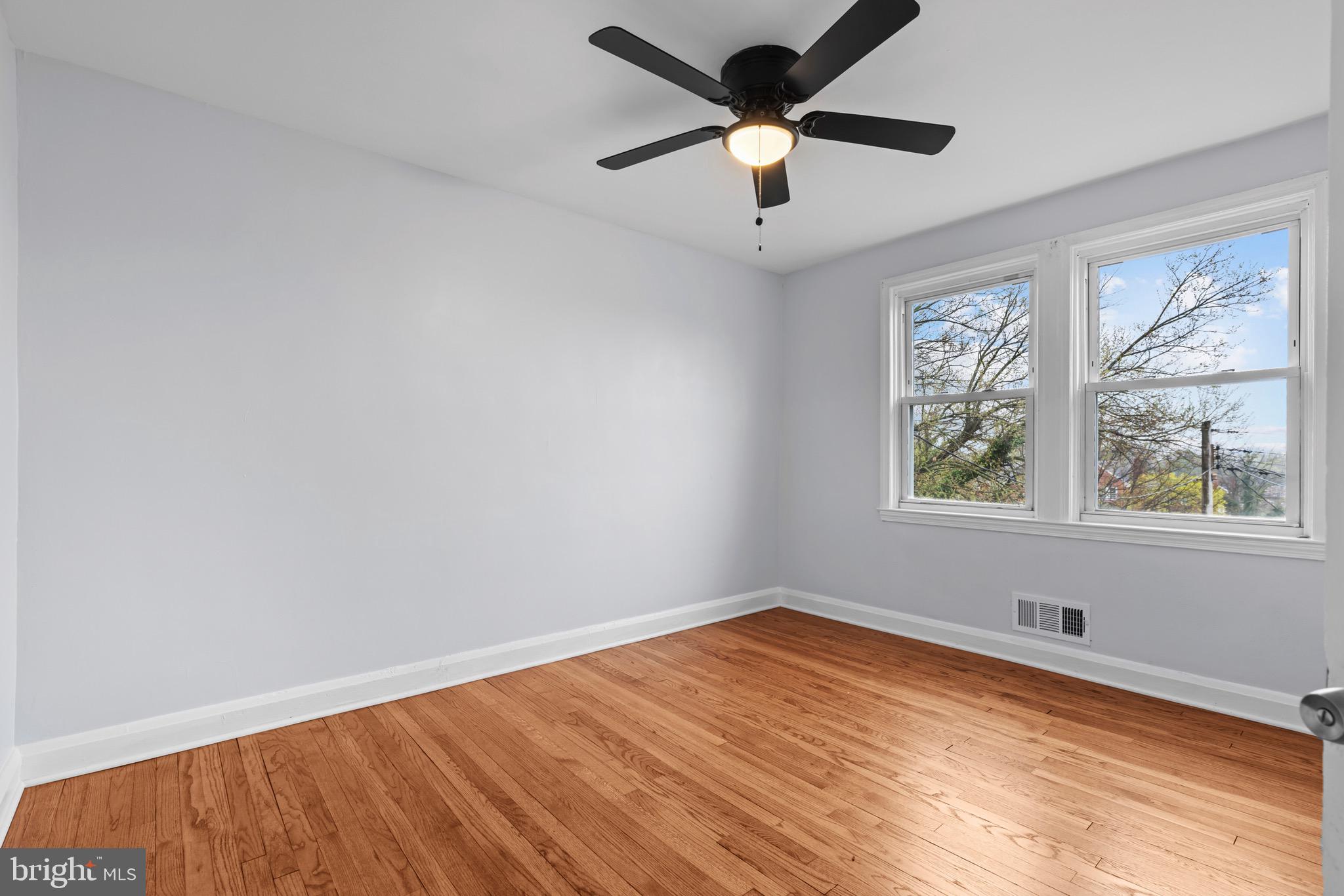 PERRING LOCH - Residential