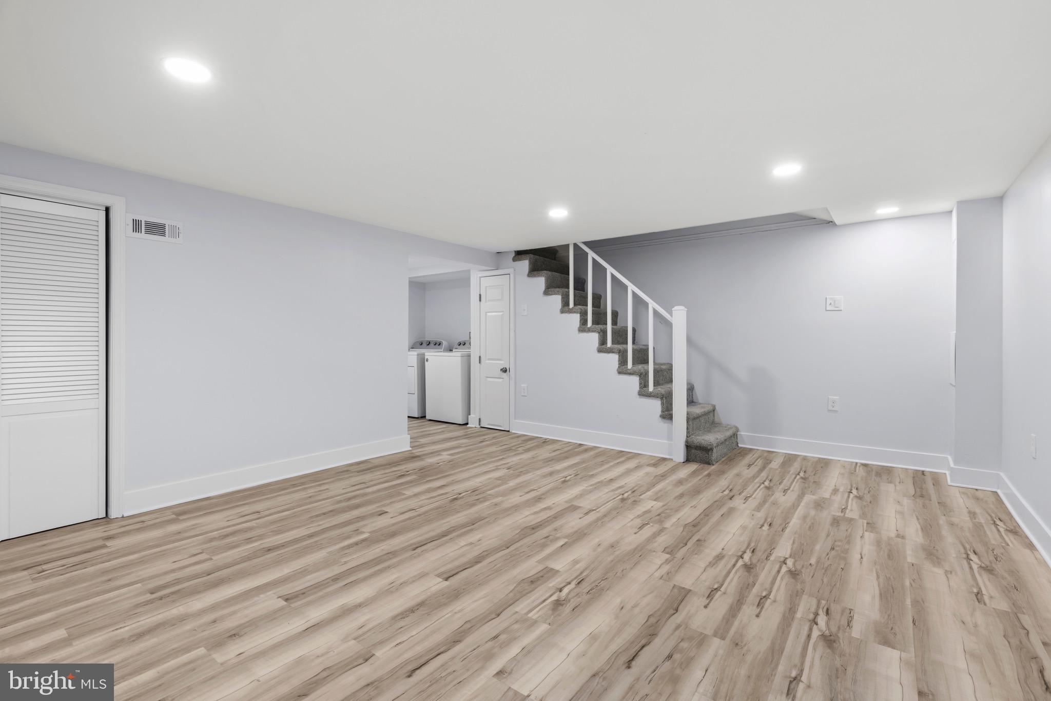 PERRING LOCH - Residential