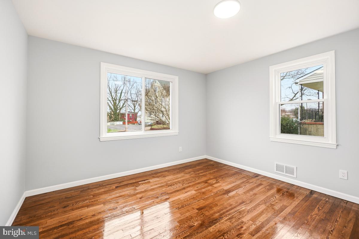 LANDSDOWNE - Residential