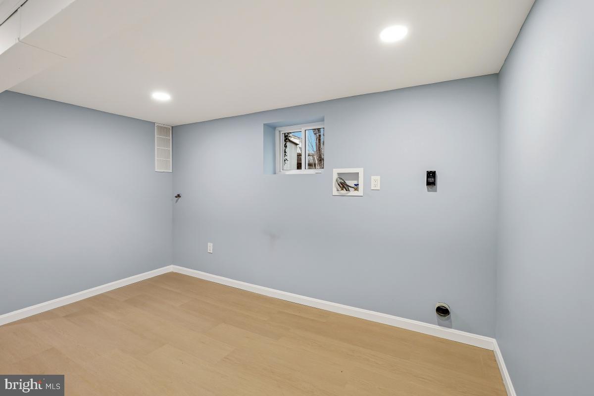 LANDSDOWNE - Residential