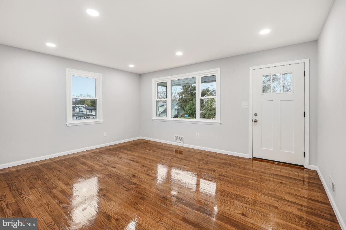 LANDSDOWNE - Residential