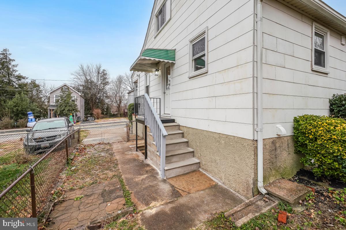 LANDSDOWNE - Residential