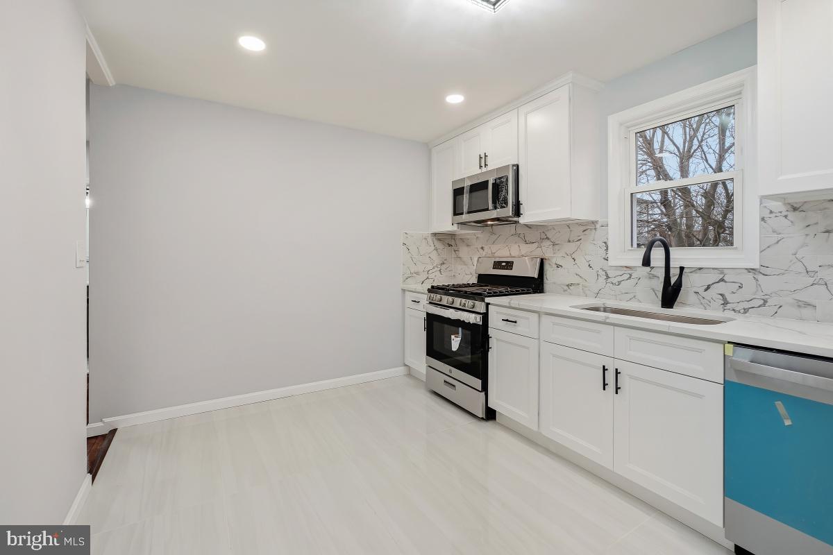 LANDSDOWNE - Residential