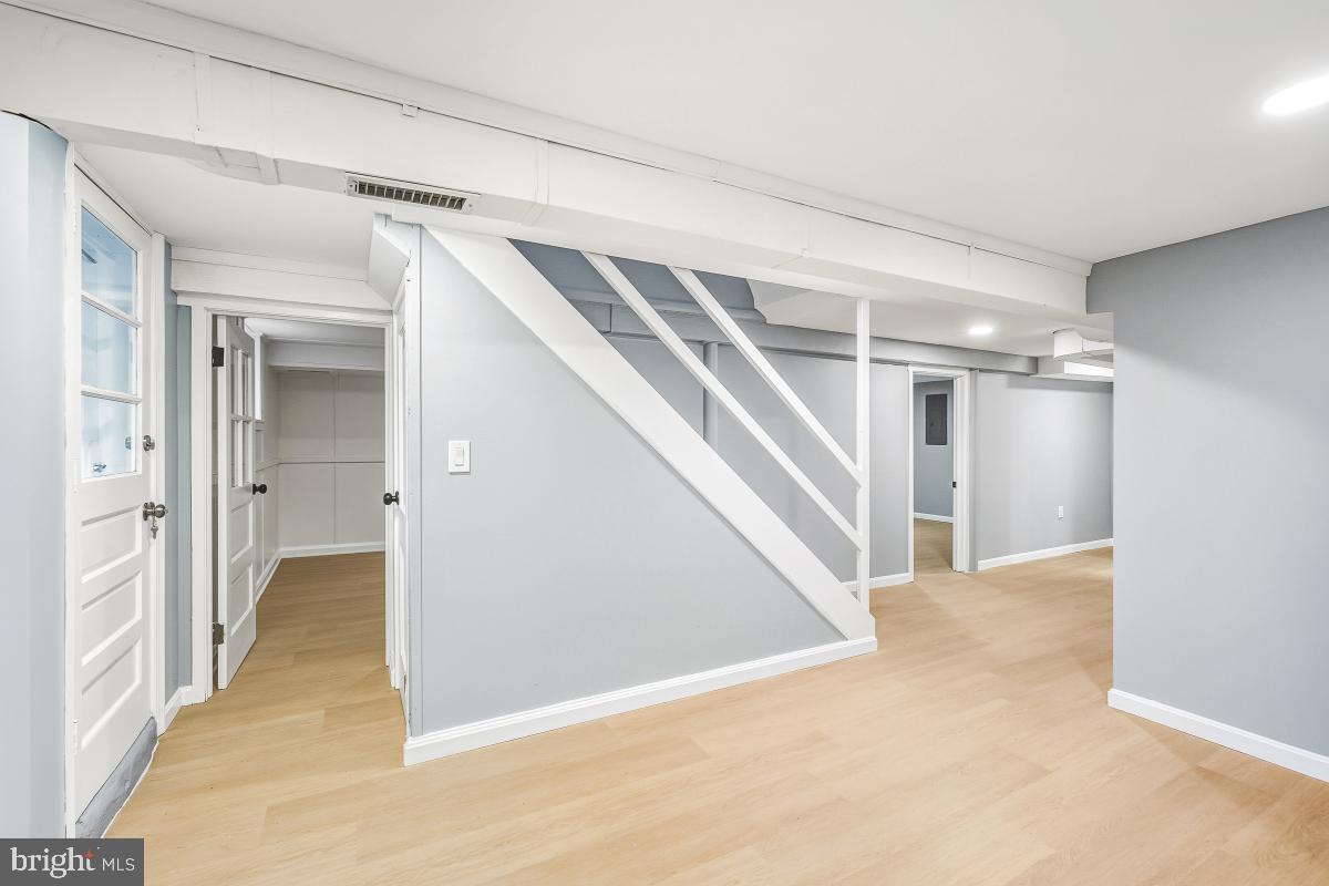 LANDSDOWNE - Residential