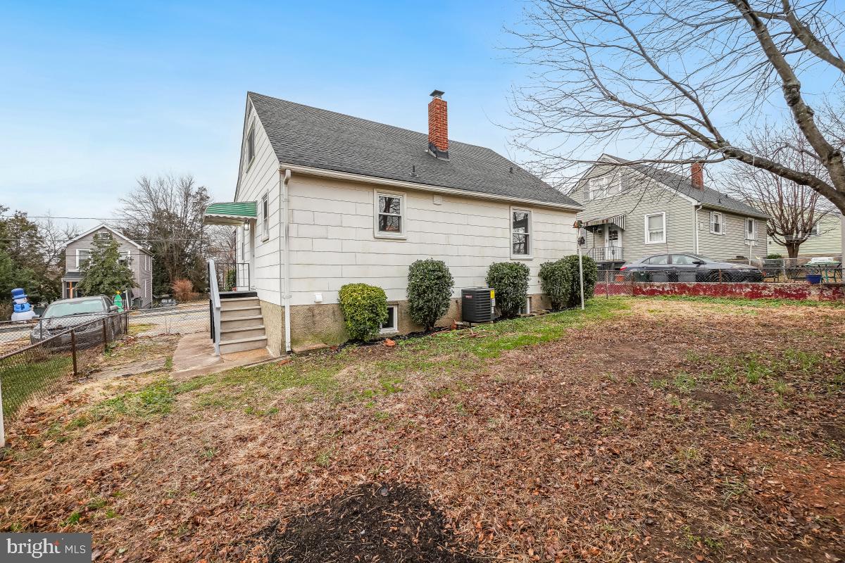 LANDSDOWNE - Residential