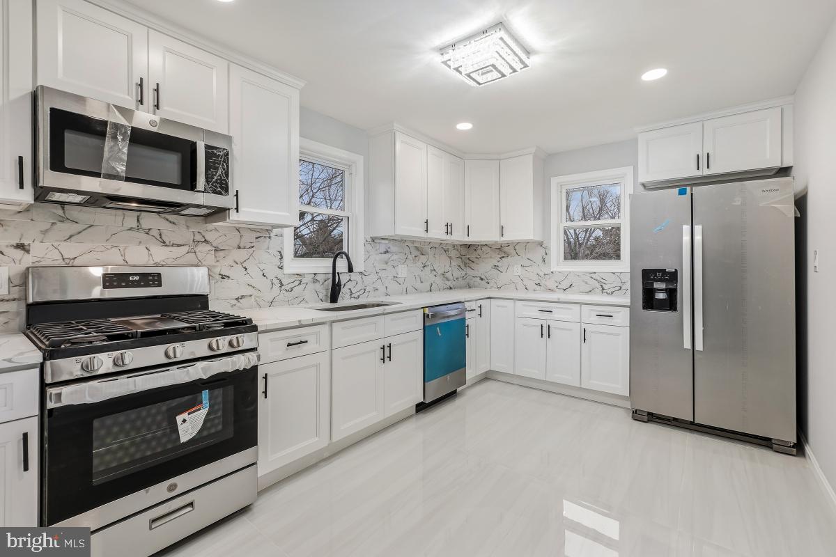 LANDSDOWNE - Residential