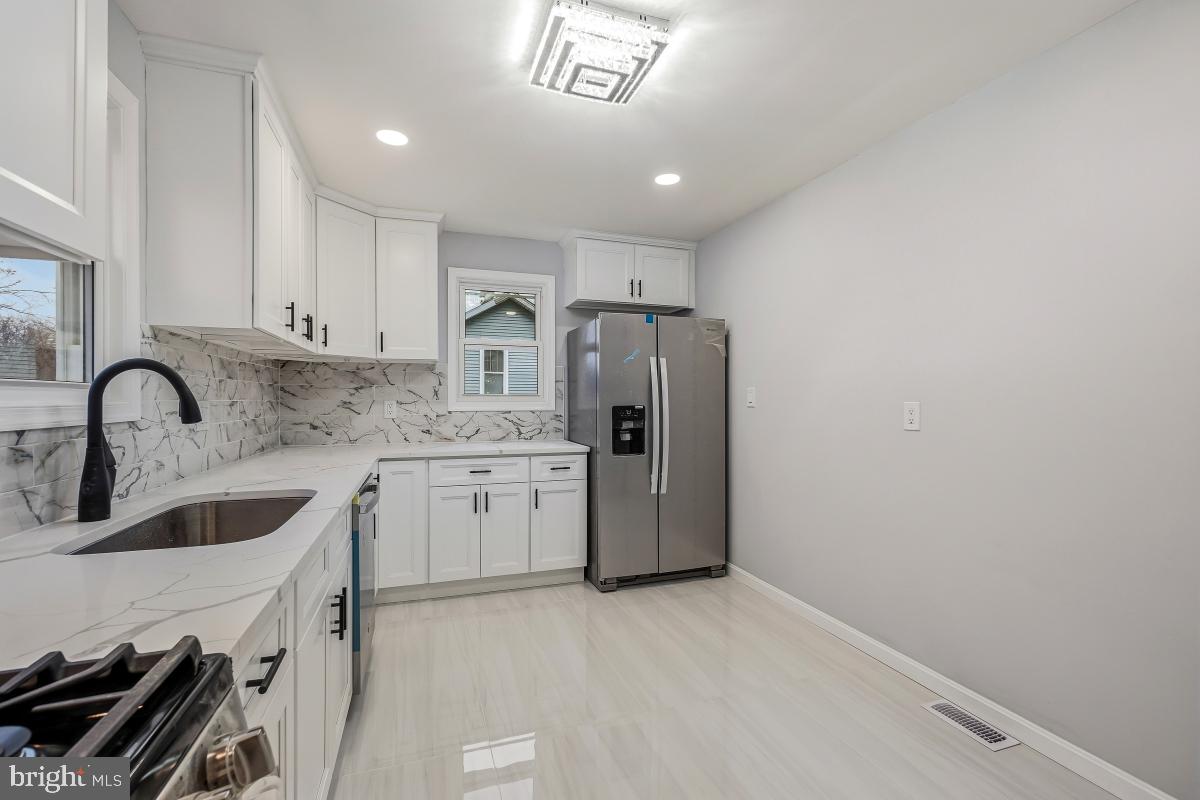 LANDSDOWNE - Residential