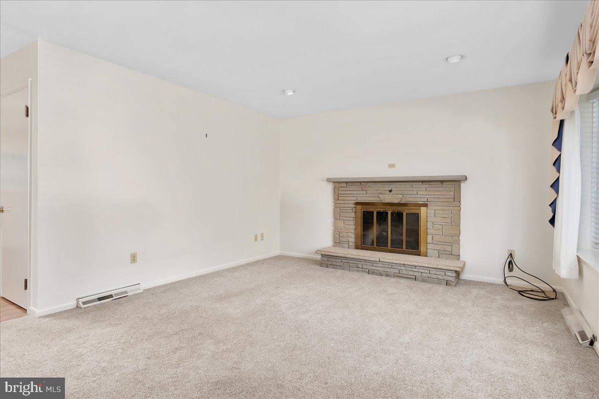 FOUNTAIN HEAD - Residential