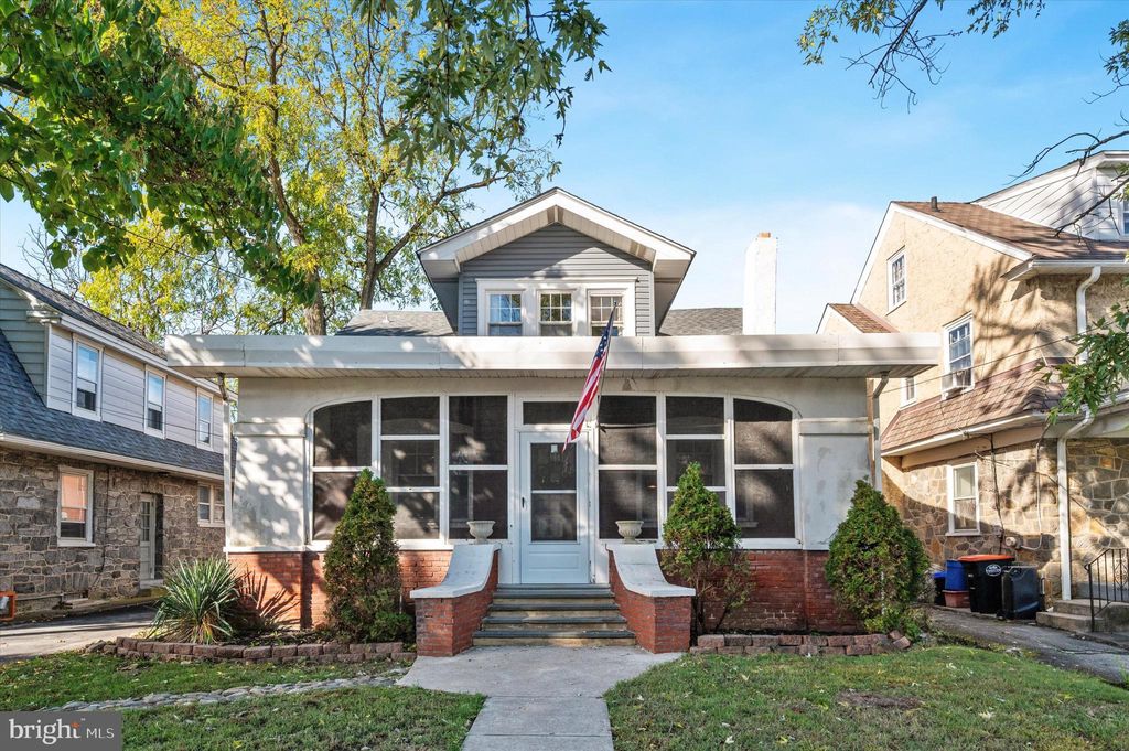 Photo of 154 E Parkway Avenue, CHESTER, PA 19013 (MLS # PADE2102248)