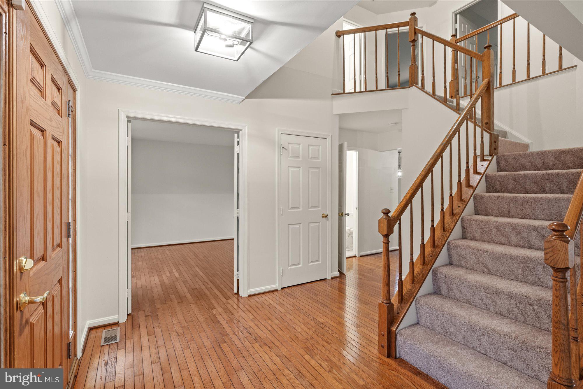 5512 NEWHALL COURT