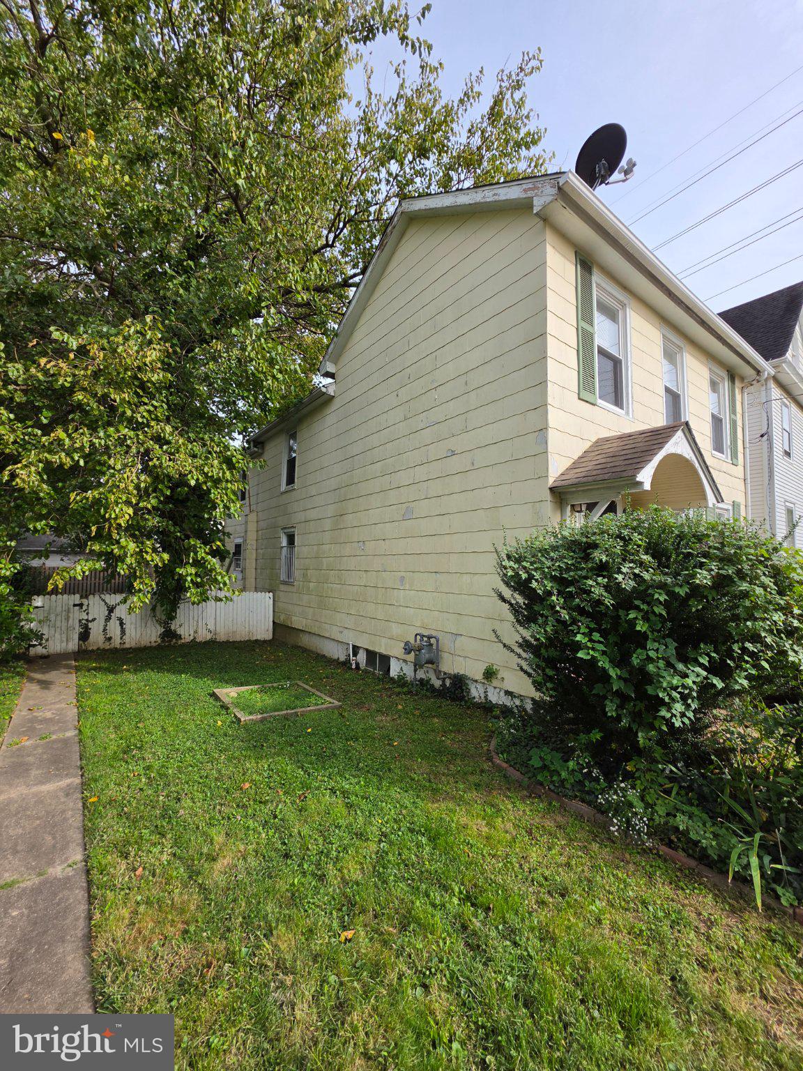 105 N AMERICAN AVENUE