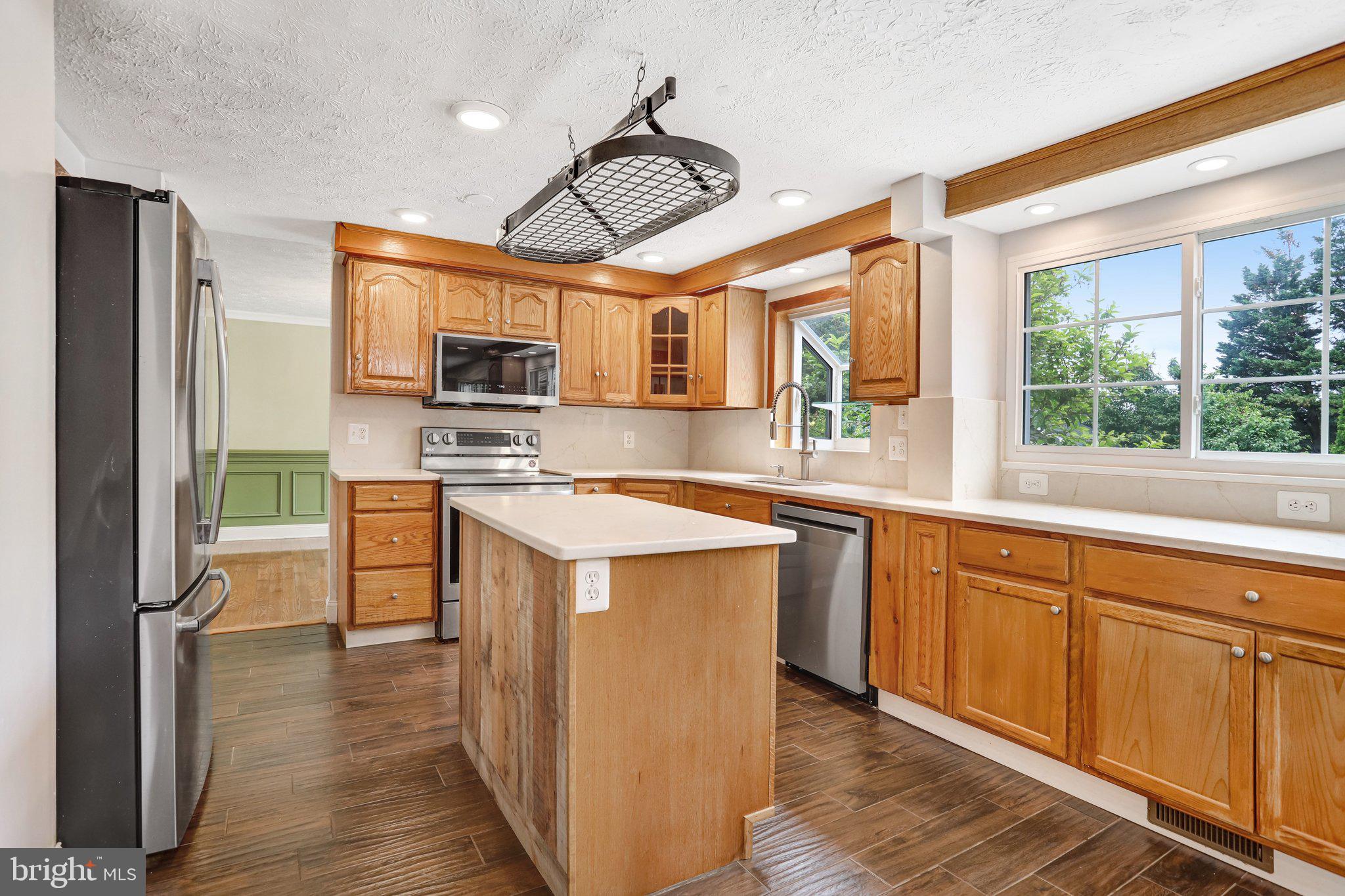 12306 STREAMVALE CIRCLE