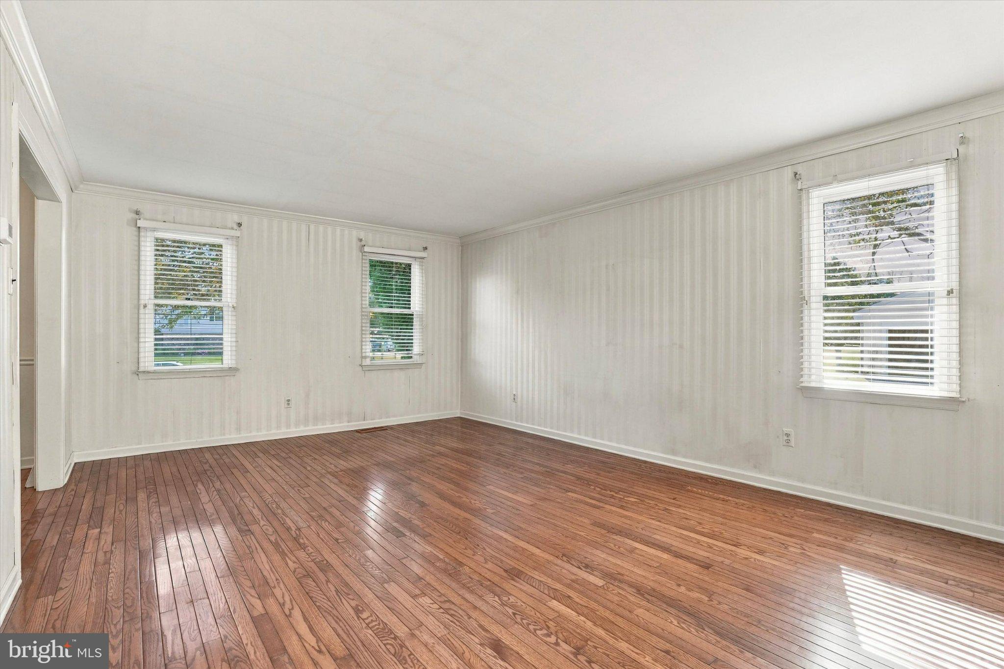 18 AVERSTONE DRIVE E E