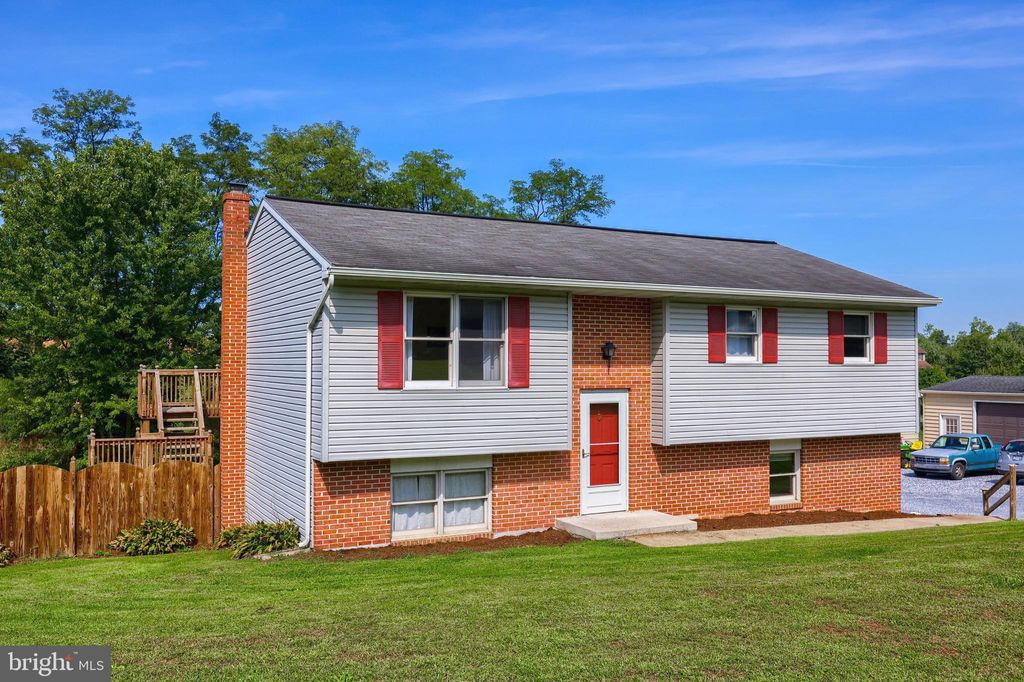 Photo of 930 FURNACE HILLS PIKE, LITITZ, PA 17543 (MLS # PALA2041170)