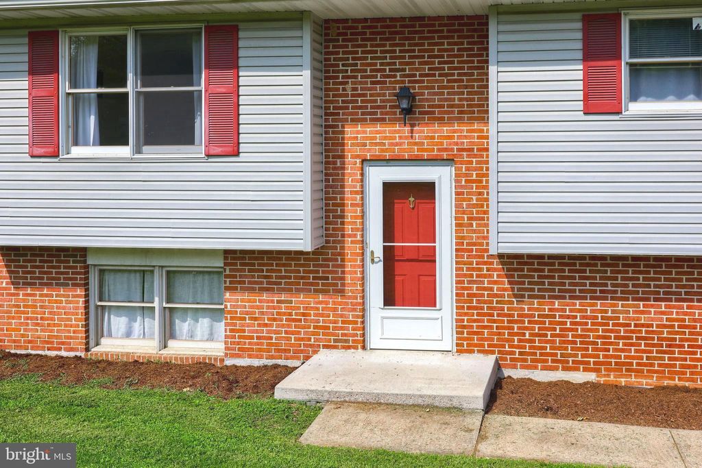 Photo of 930 FURNACE HILLS PIKE, LITITZ, PA 17543 (MLS # PALA2041170)