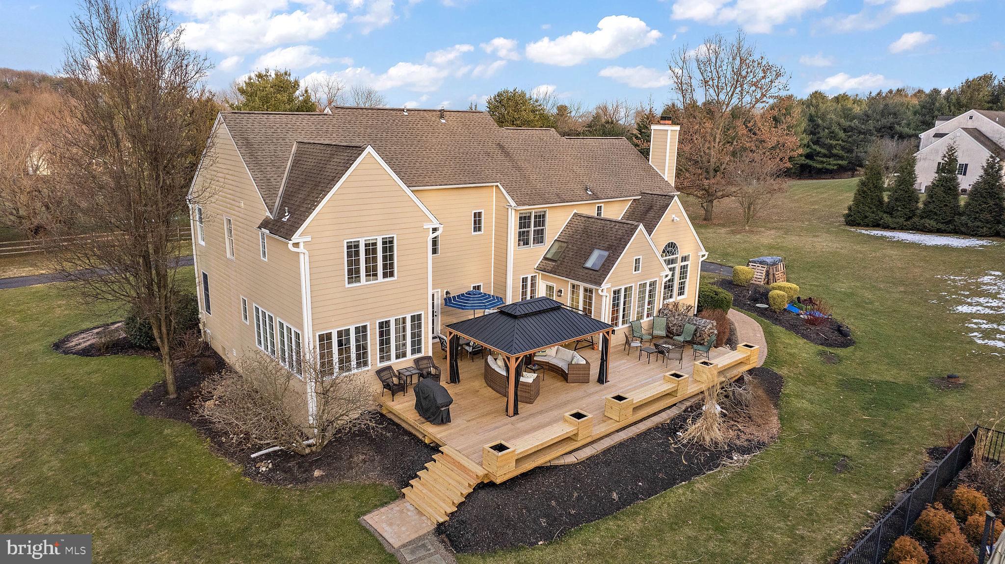 HORSESHOE FARM - Residential