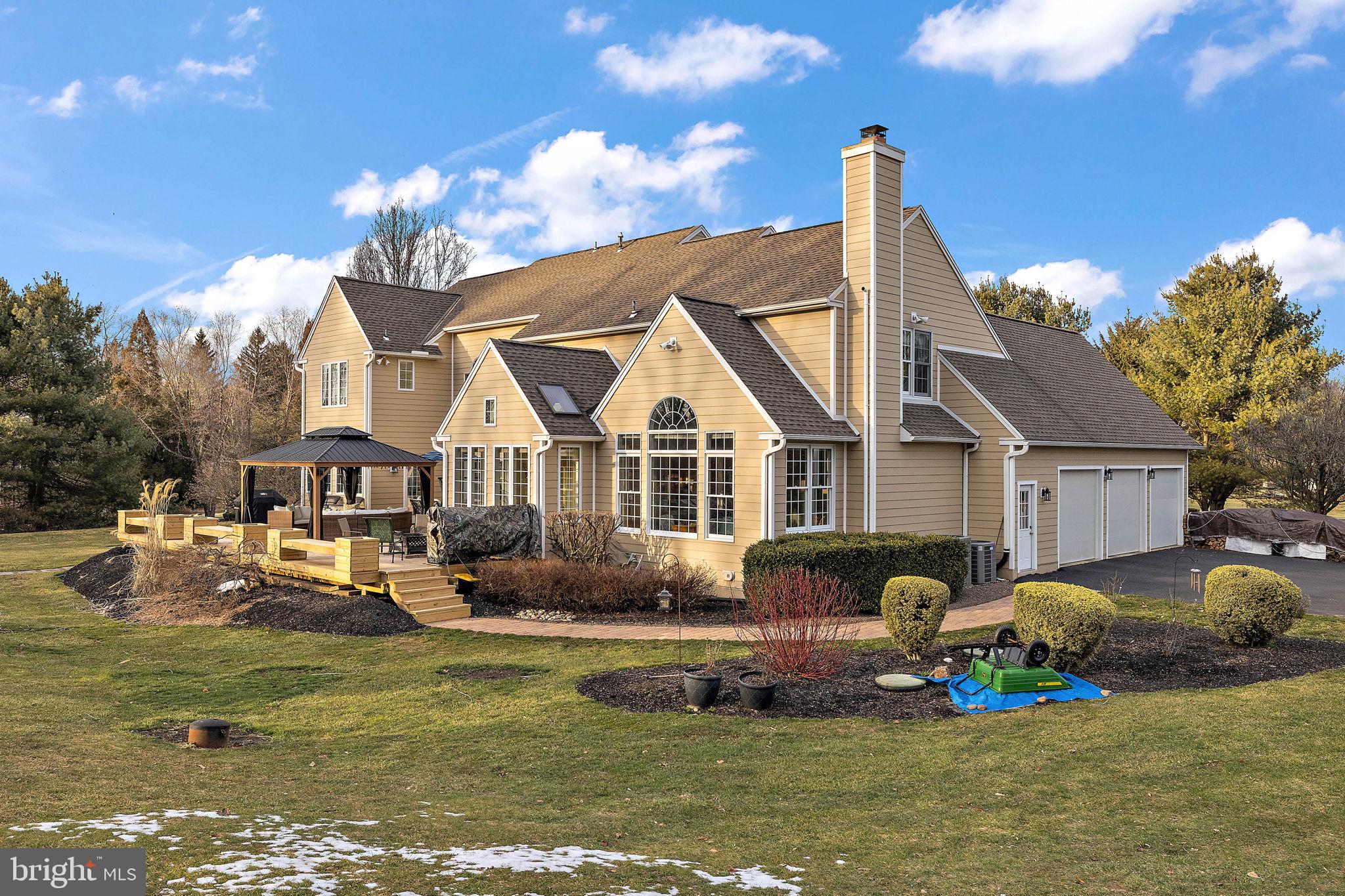 HORSESHOE FARM - Residential