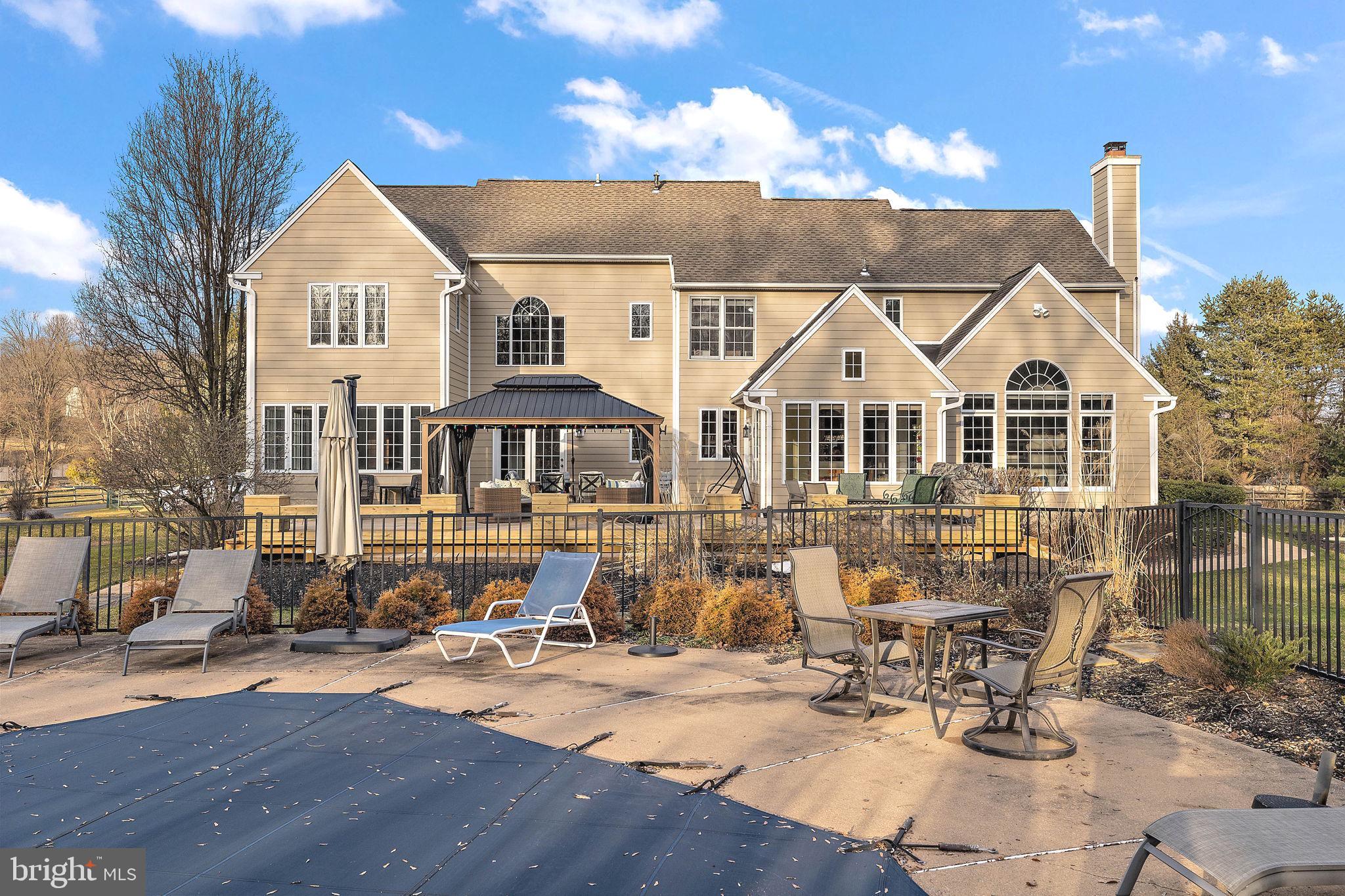 HORSESHOE FARM - Residential