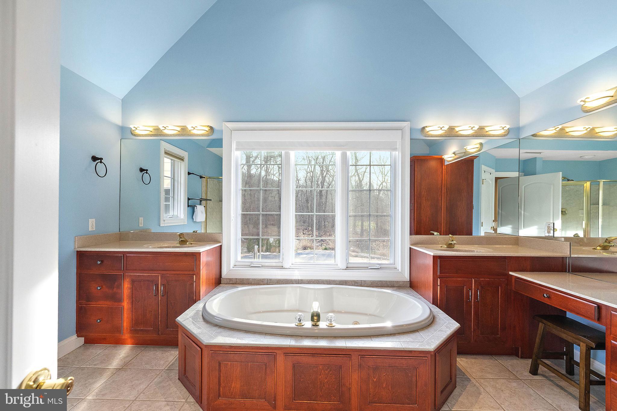 HORSESHOE FARM - Residential