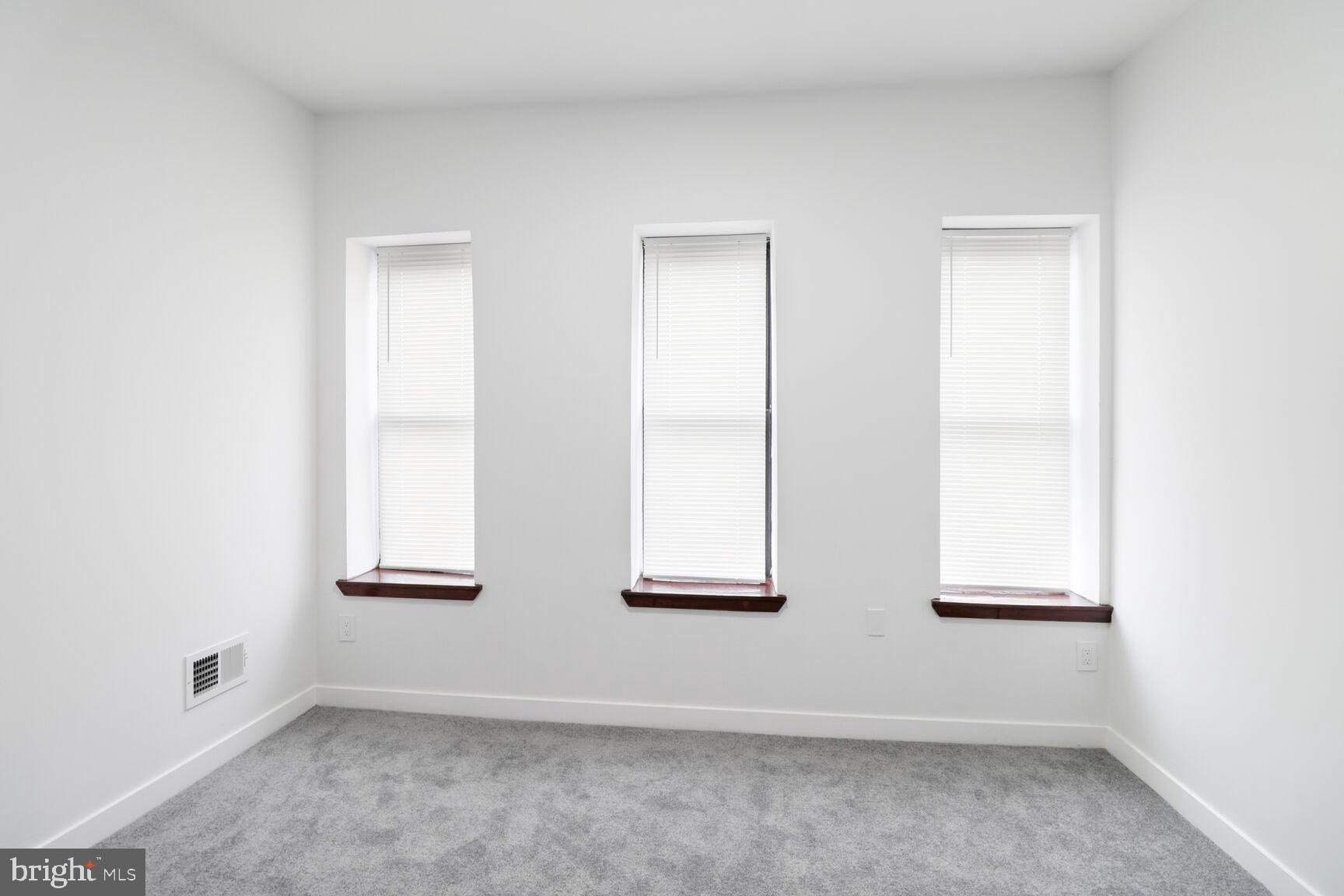 UPTON - Residential Lease