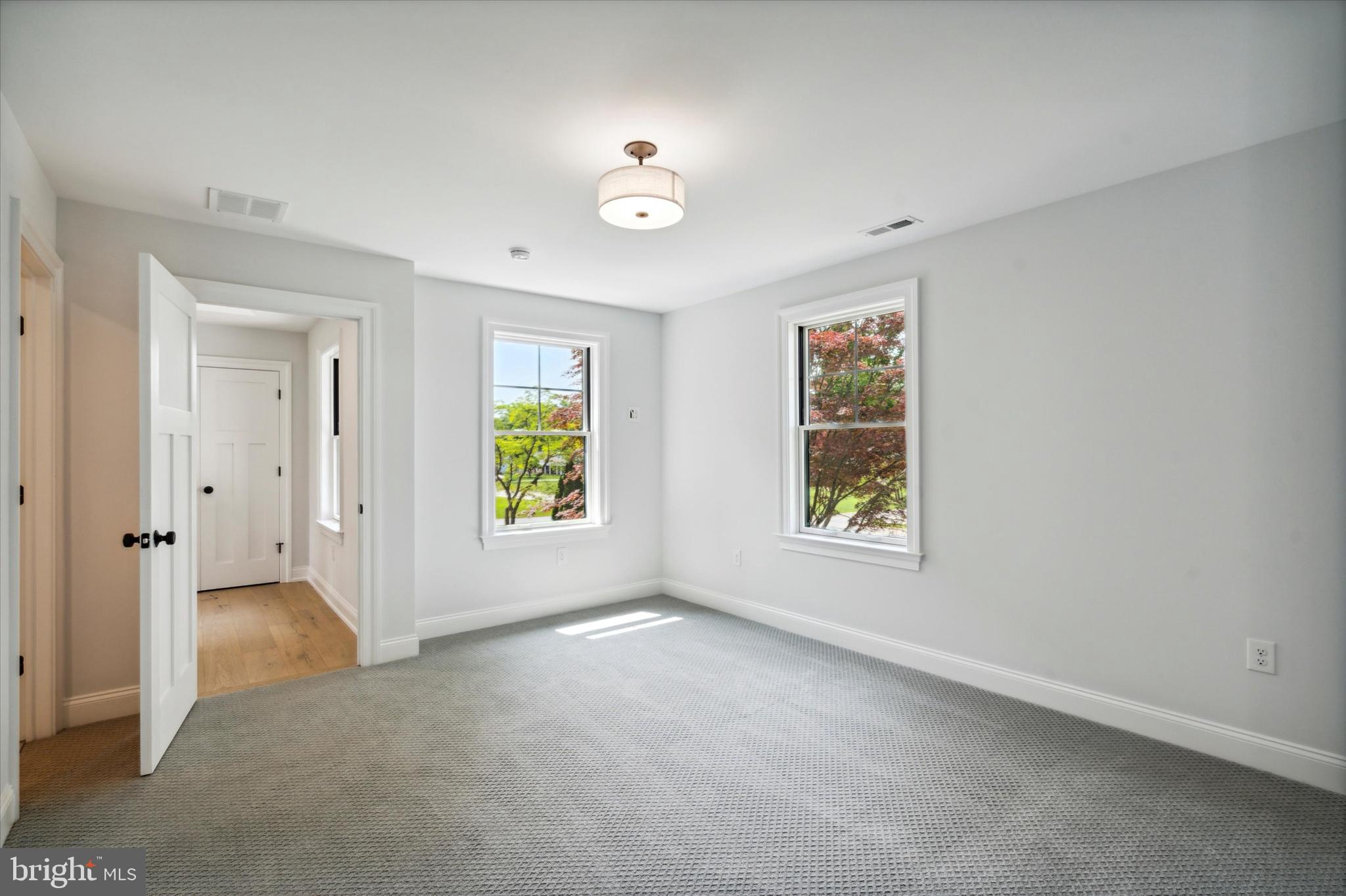 CANTERBURY WOODS - Residential