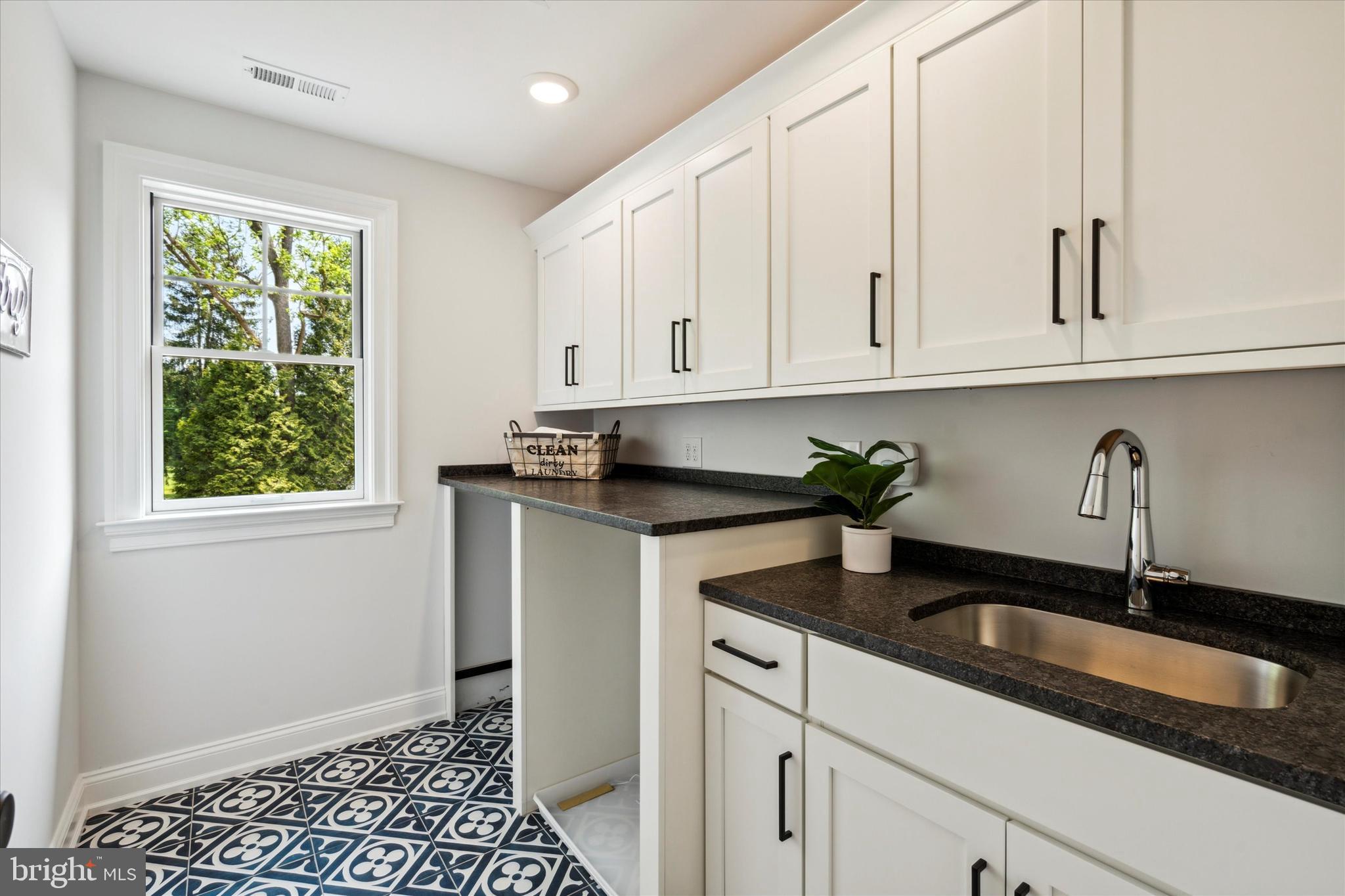 CANTERBURY WOODS - Residential