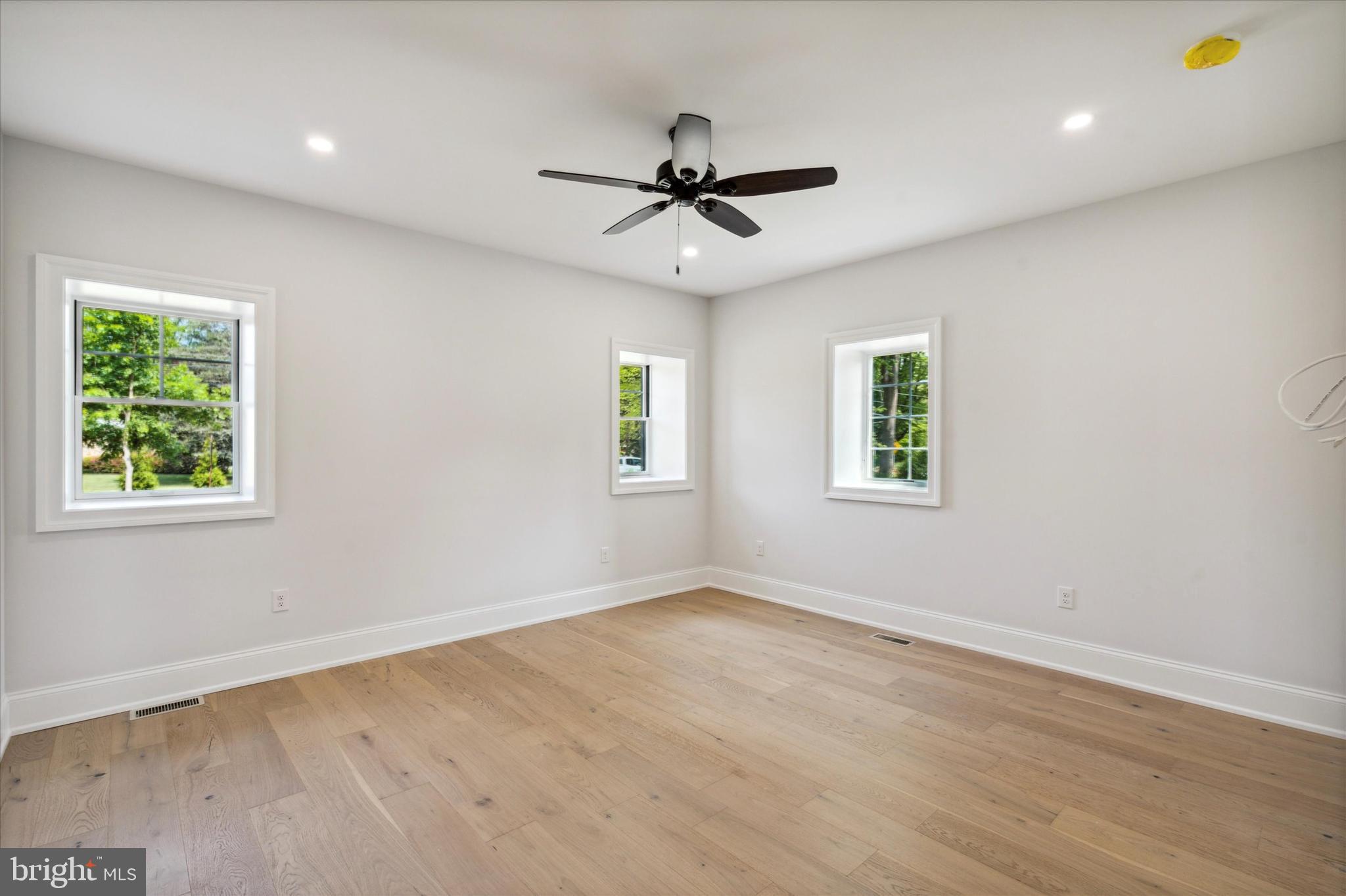 CANTERBURY WOODS - Residential