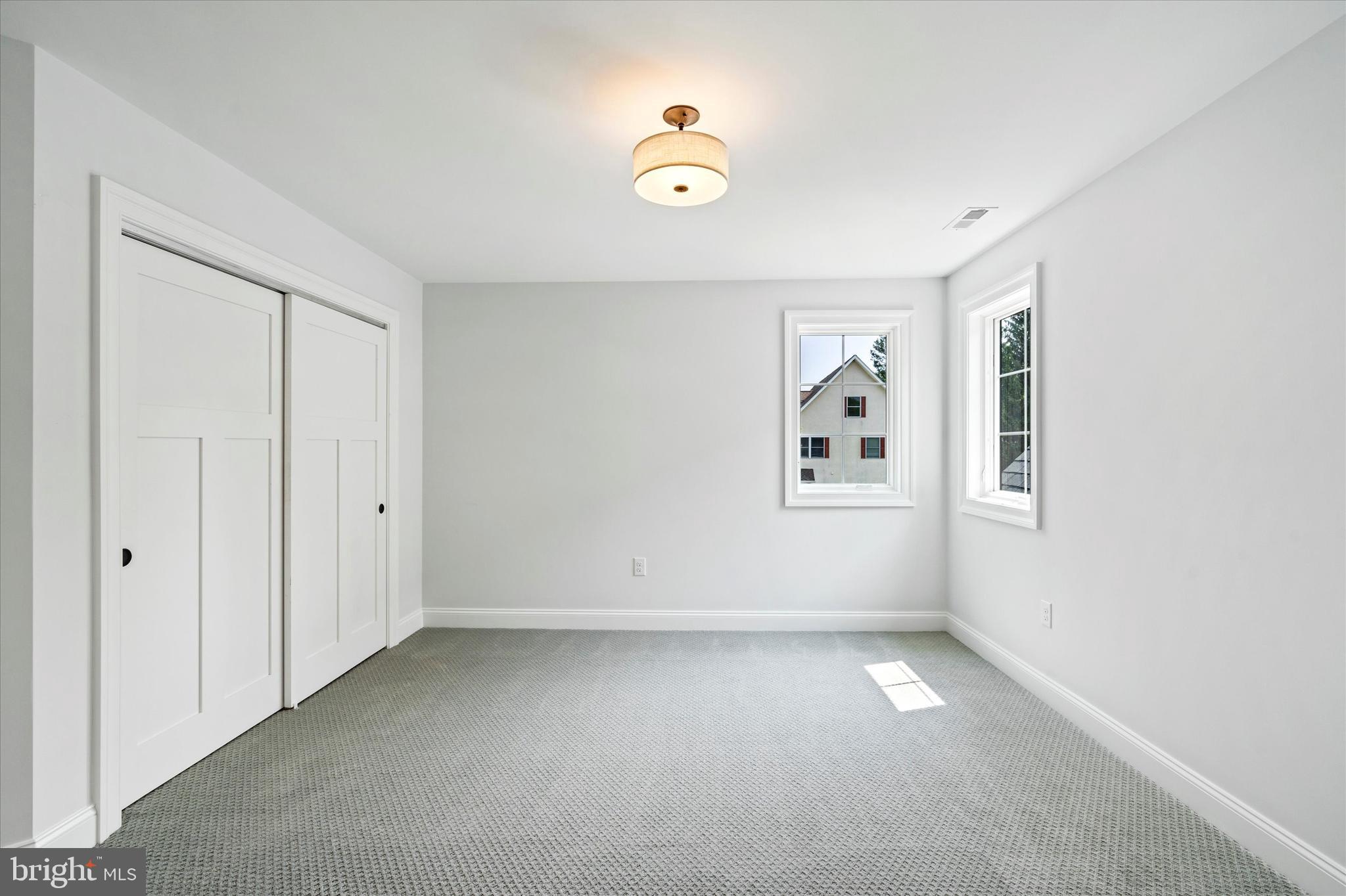 CANTERBURY WOODS - Residential