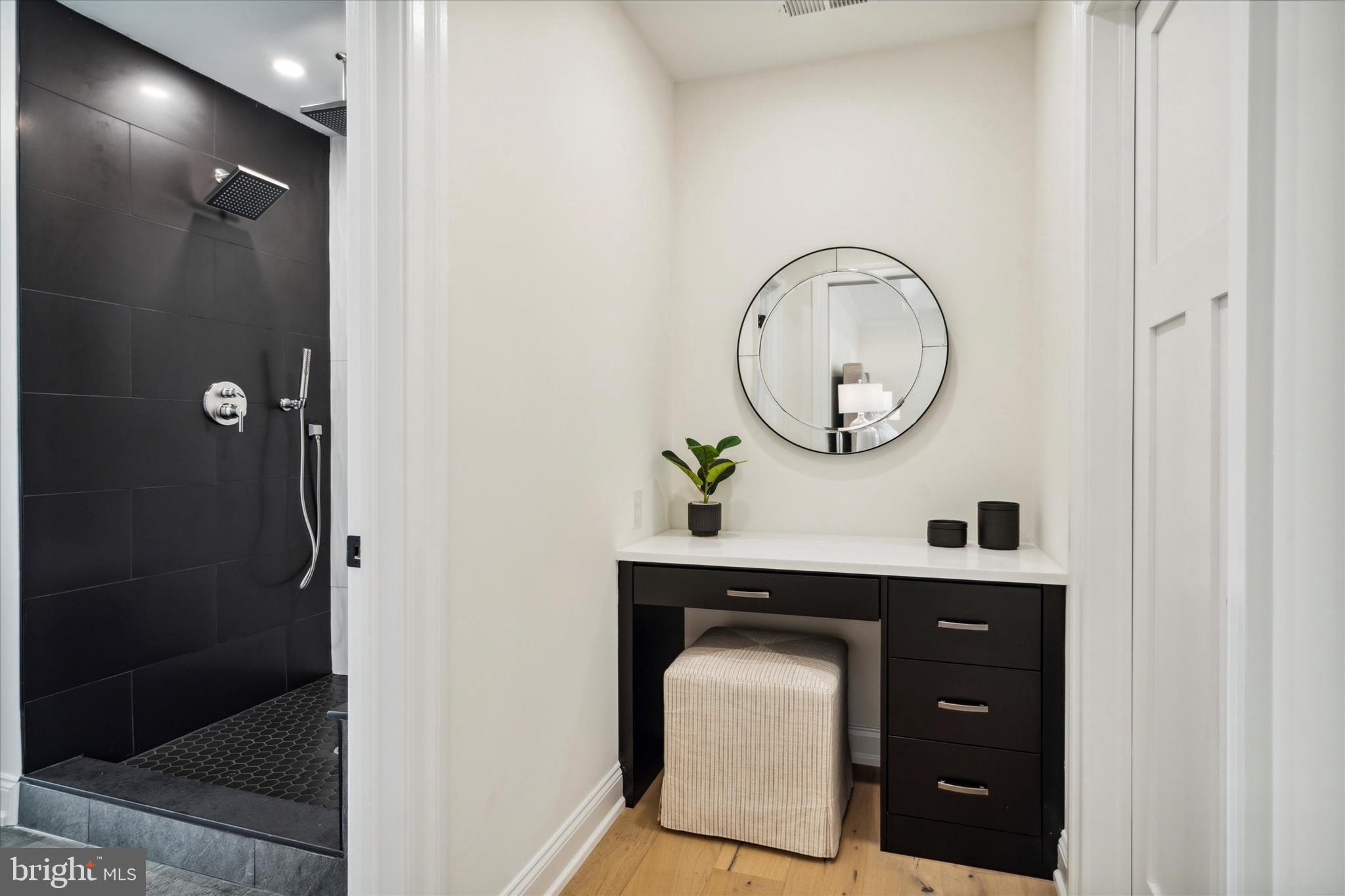 CANTERBURY WOODS - Residential