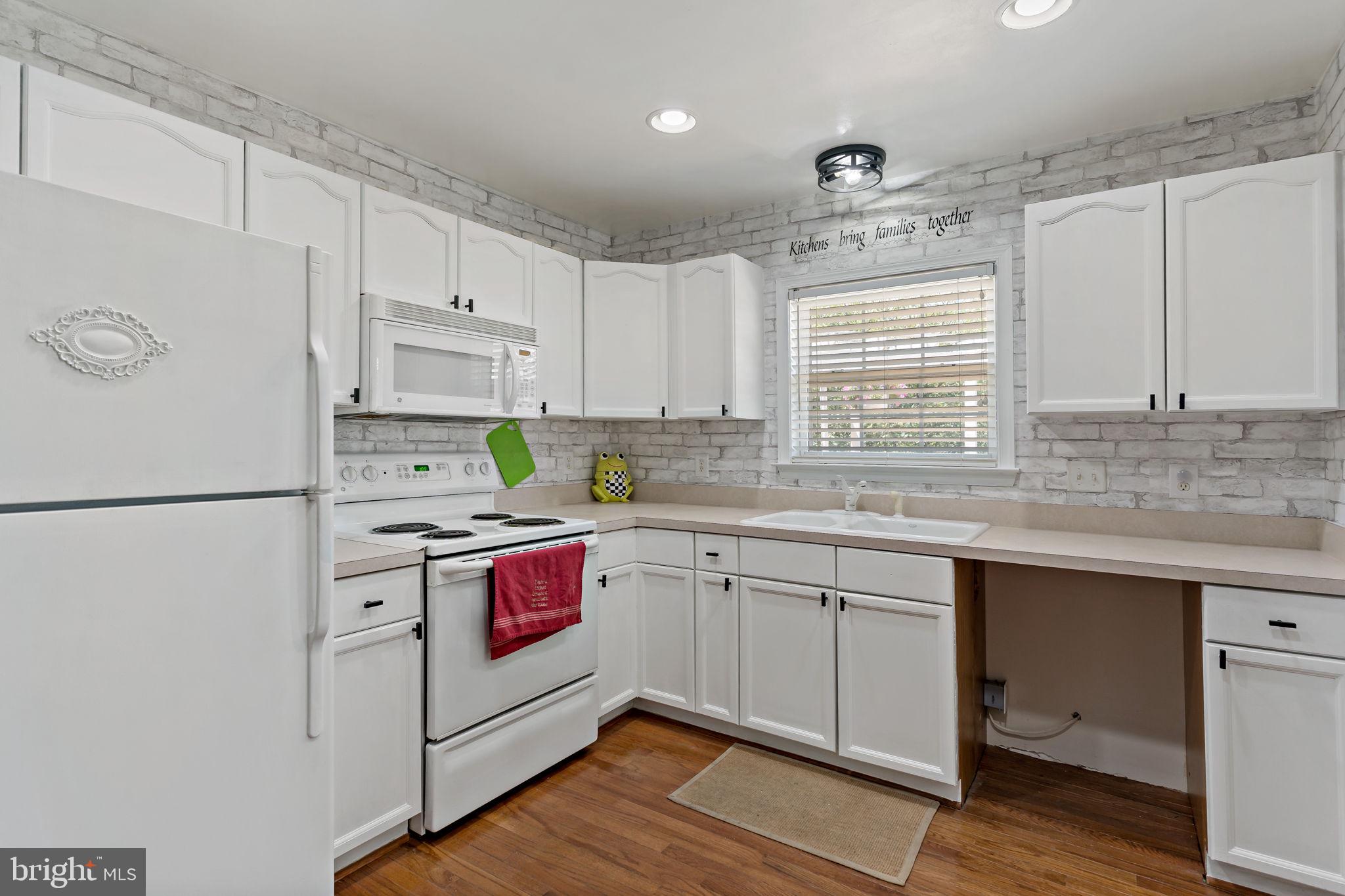 STONEBROOK VILLAGE - Residential