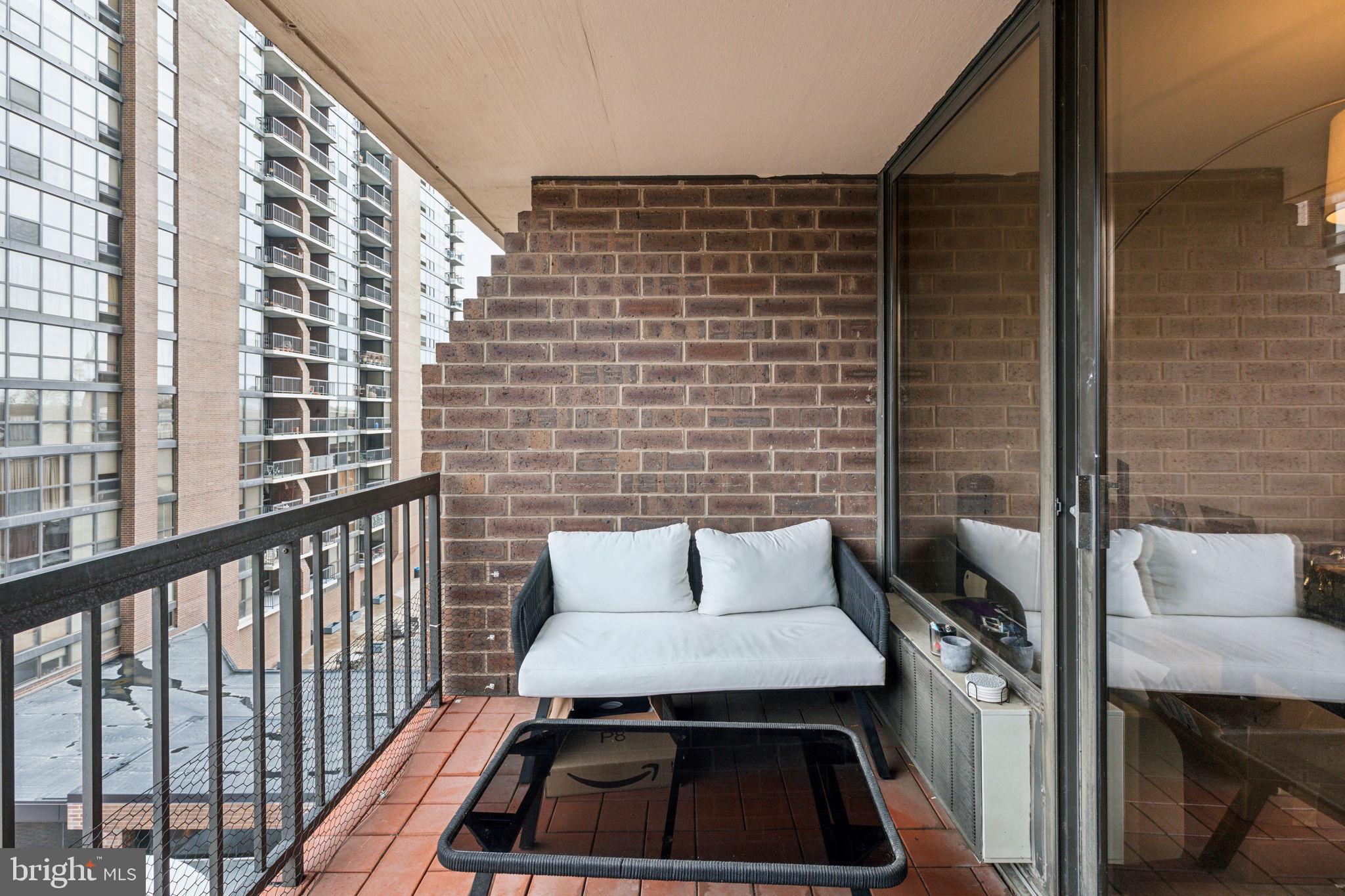 WASHINGTON SQ - Residential Lease