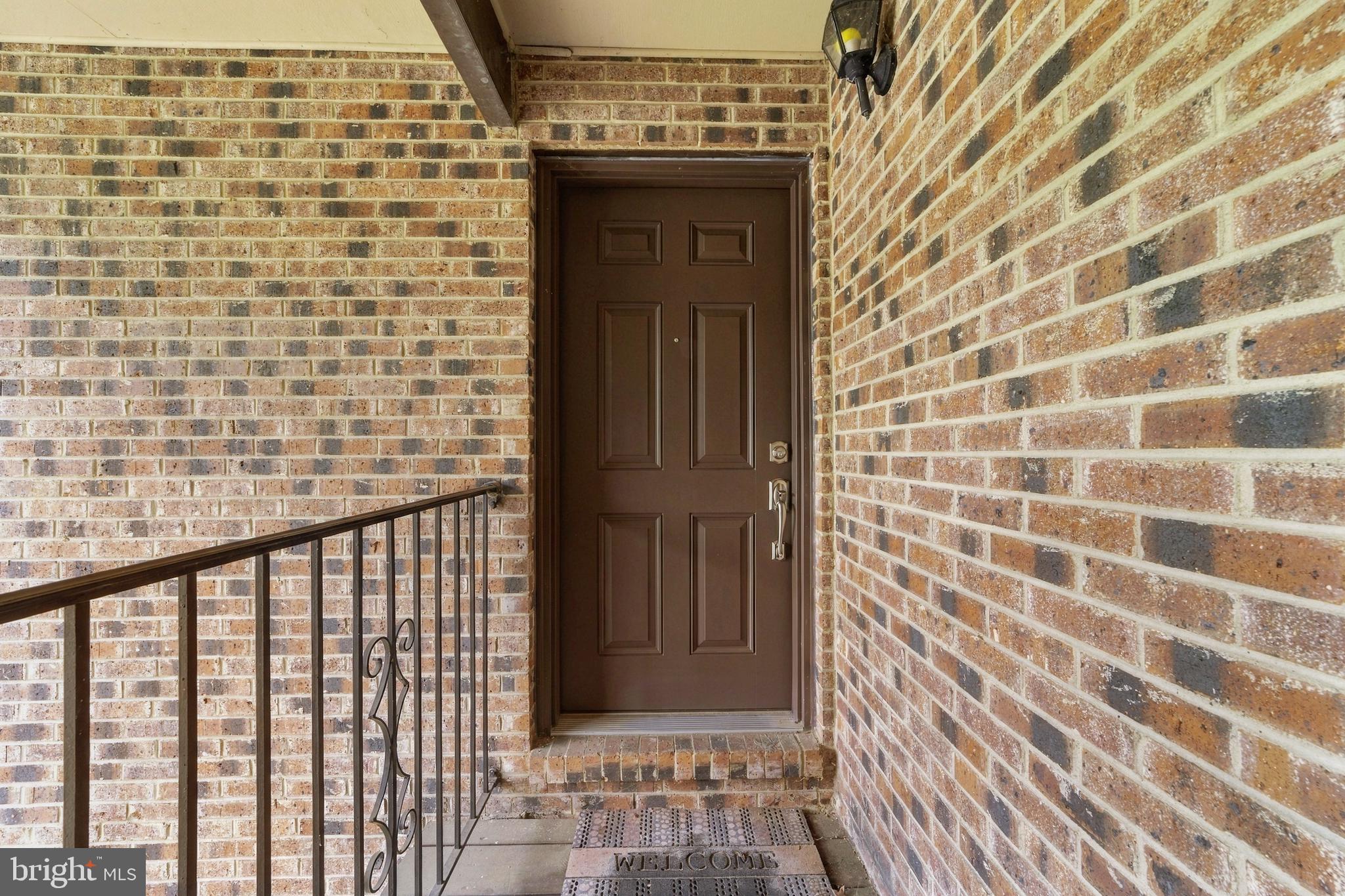 104 W BLUEBELL LANE B