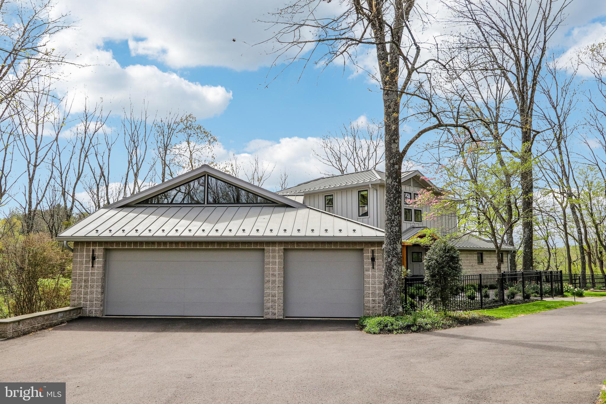 20 WOODHILL ROAD